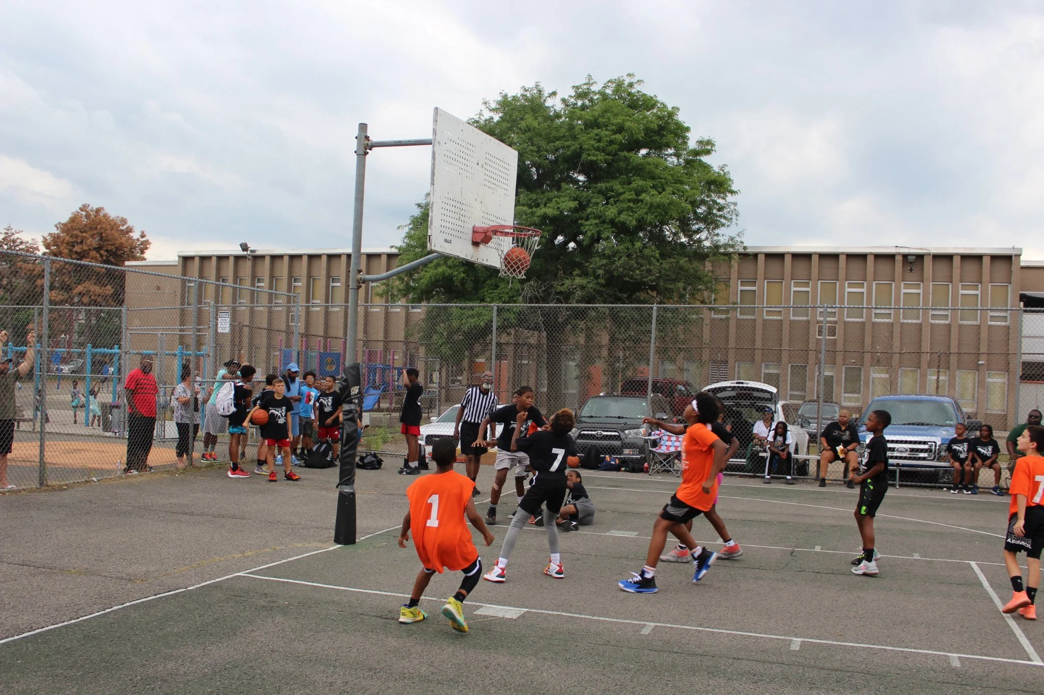 OZANAM PRESENTS YOUTH BASKETBALL CLINIC