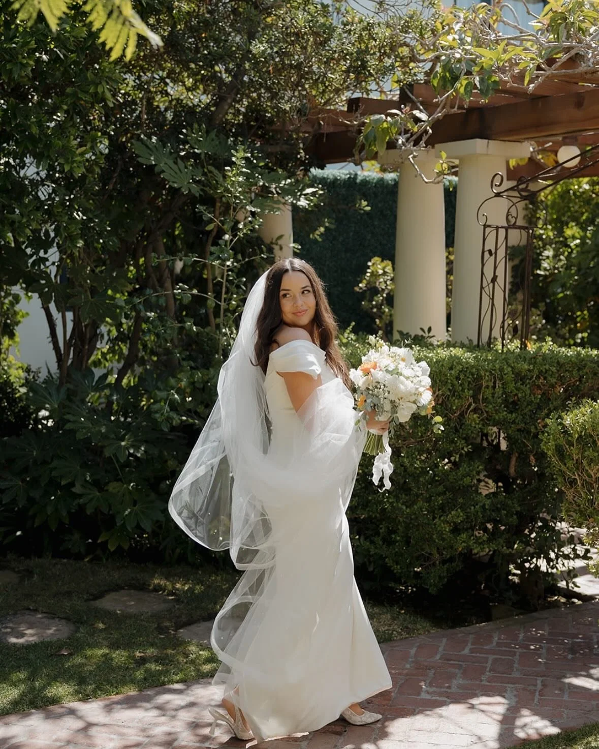 ✨

Venue | @lajollawomansclub 
Coordinator | @hereistolovesd 
Catering | @artquestcatering 
Florals | @4everbloomz 
Photo | @lexxcreative 
DJ | @bunndjcosd
Bar | Barworks
Rentals | @bestrentals.sd 

#2024wedding #ceremony #wedding #weddingceremony #w