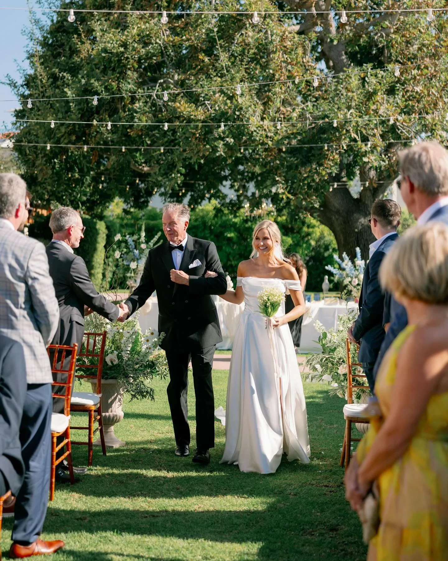 Reliving this beautiful September day 🤍

Venue | @lajollawomansclub 
Coordinator | @hereistolovesd 
Catering | @toastcateringsd 
Florals | @terracotta_florals 
Photo | @sloanephoto_ 
Video | @204_weddings 
Entertainment | @almost_famous_entertainmen
