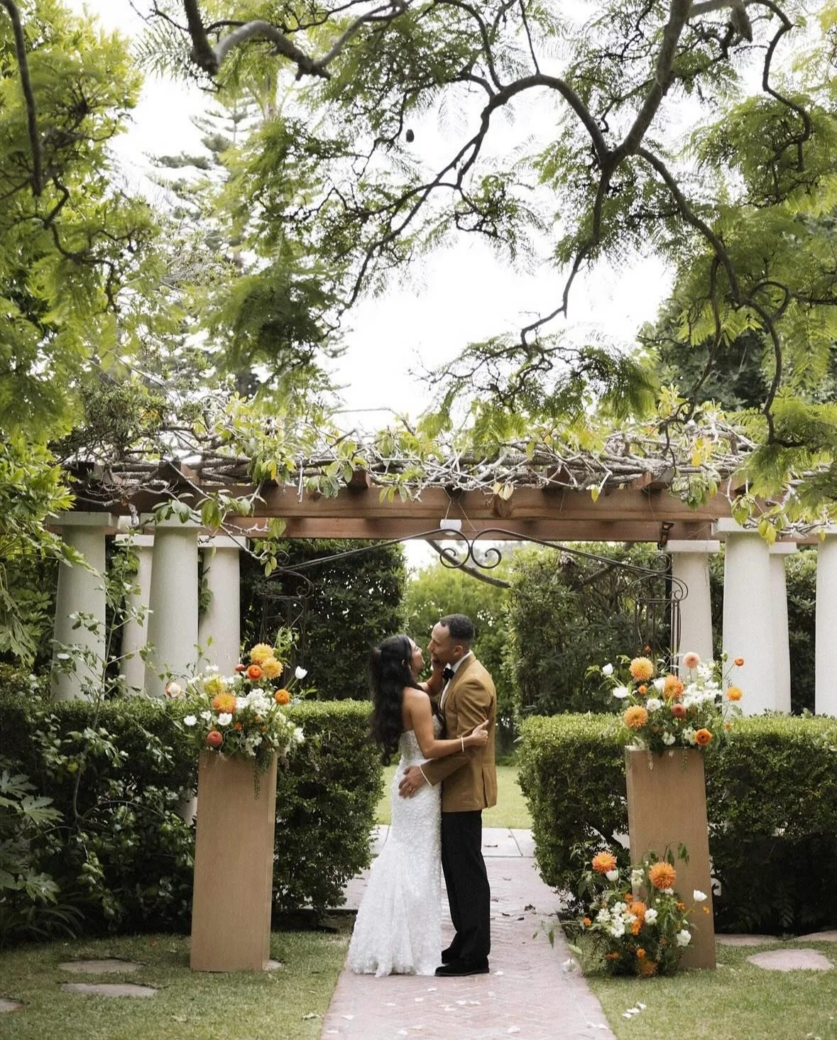 The Bears 🐻 
I loved working with Andrea and Drew leading up to their big day. Their love is truly one of a kind 🧡

Venue | @lajollawomansclub 
Coordinator | @ivryevents 
Florist | @daydreamfloralsss 
Photographer | @bendulay777 
Videographer | @we