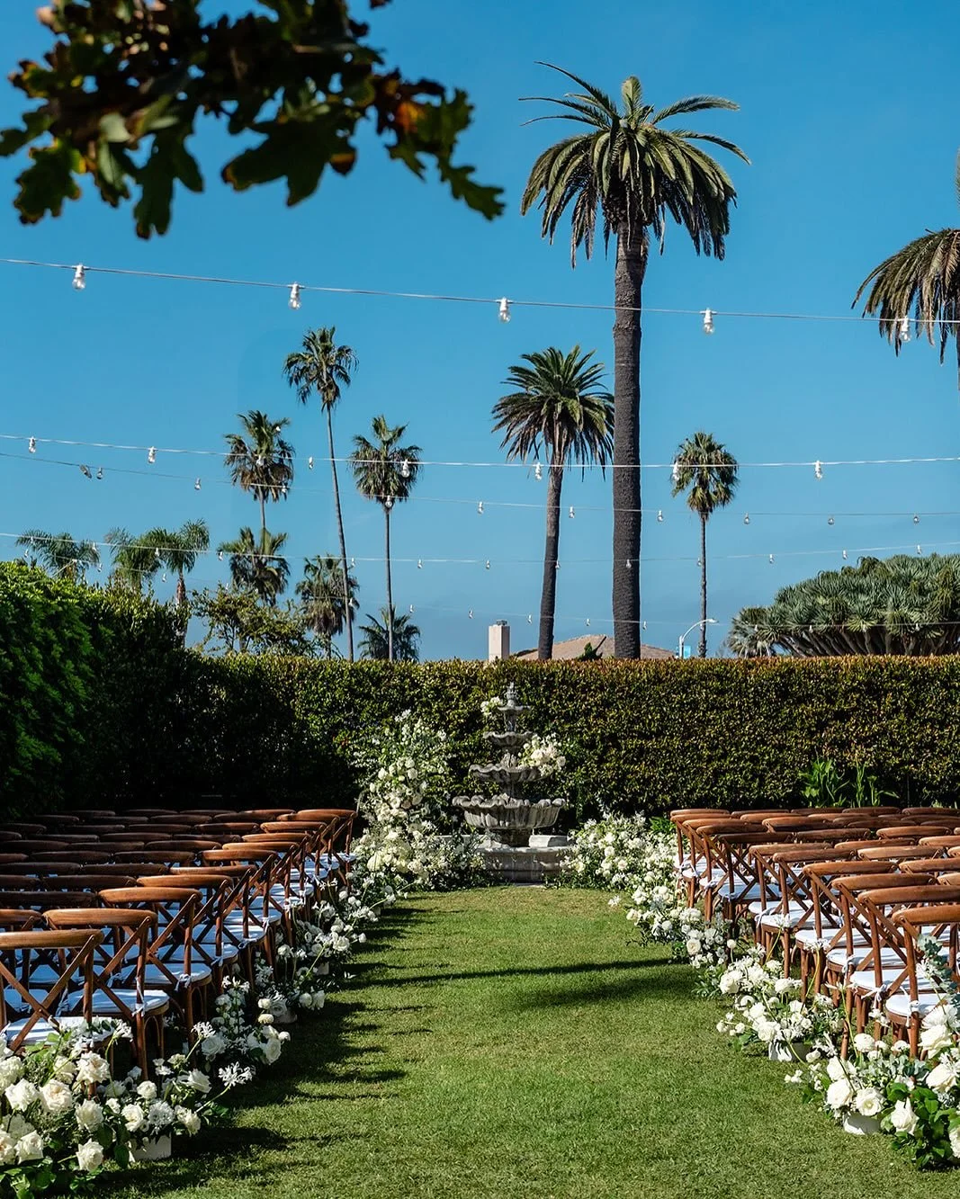 The most beautiful October day ☀️

Venue | @lajollawomansclub 
Coordinator | @idoweddingsandevents 
Catering + Bar | @toastcateringsd 
Photographer | @copper.collective_ 
Florist | Floral Frenzy 
Band | @music_phreek 
Dessert | @stellajeansicecream 
