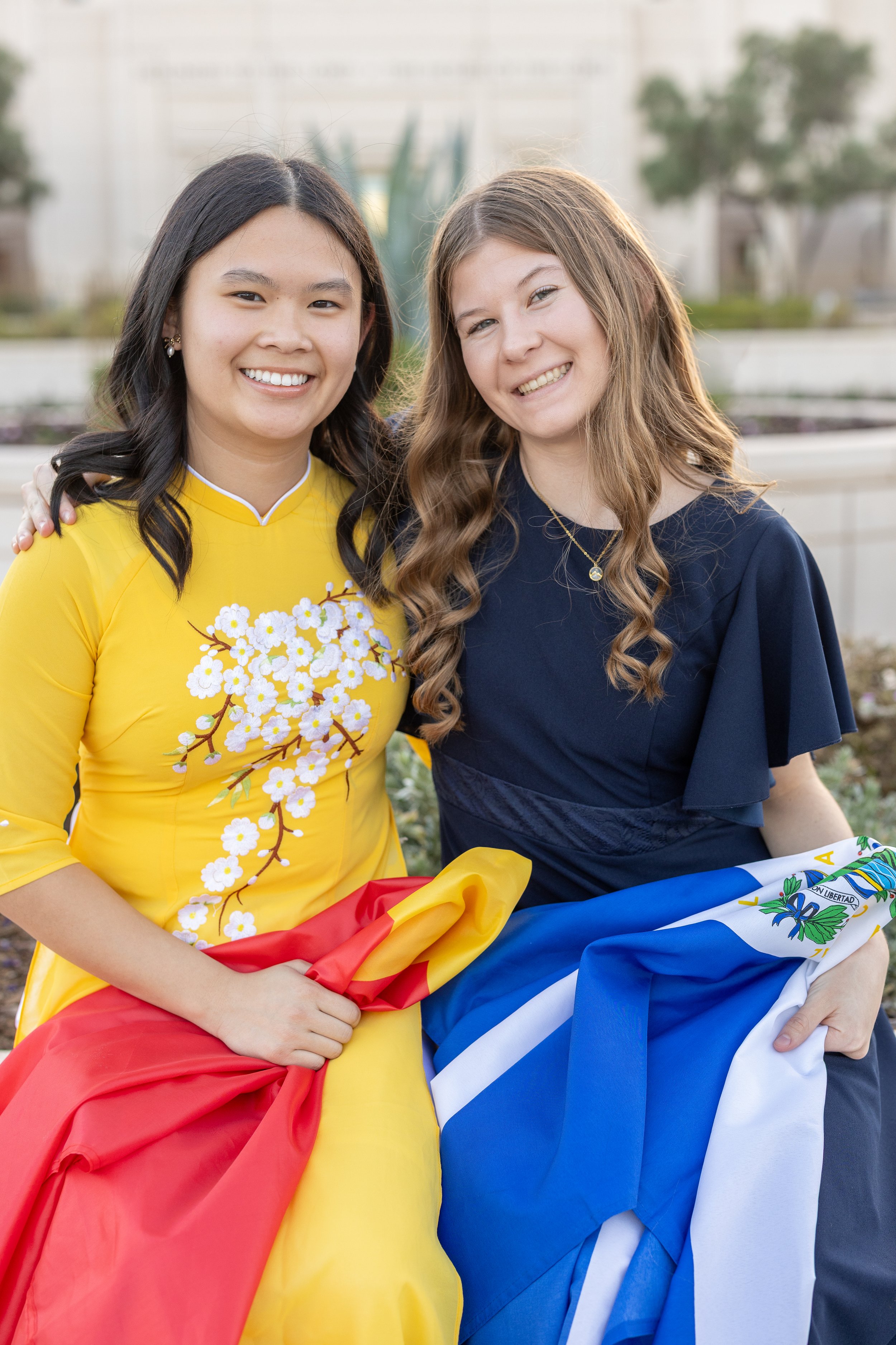Sister Missionaries-46.jpg