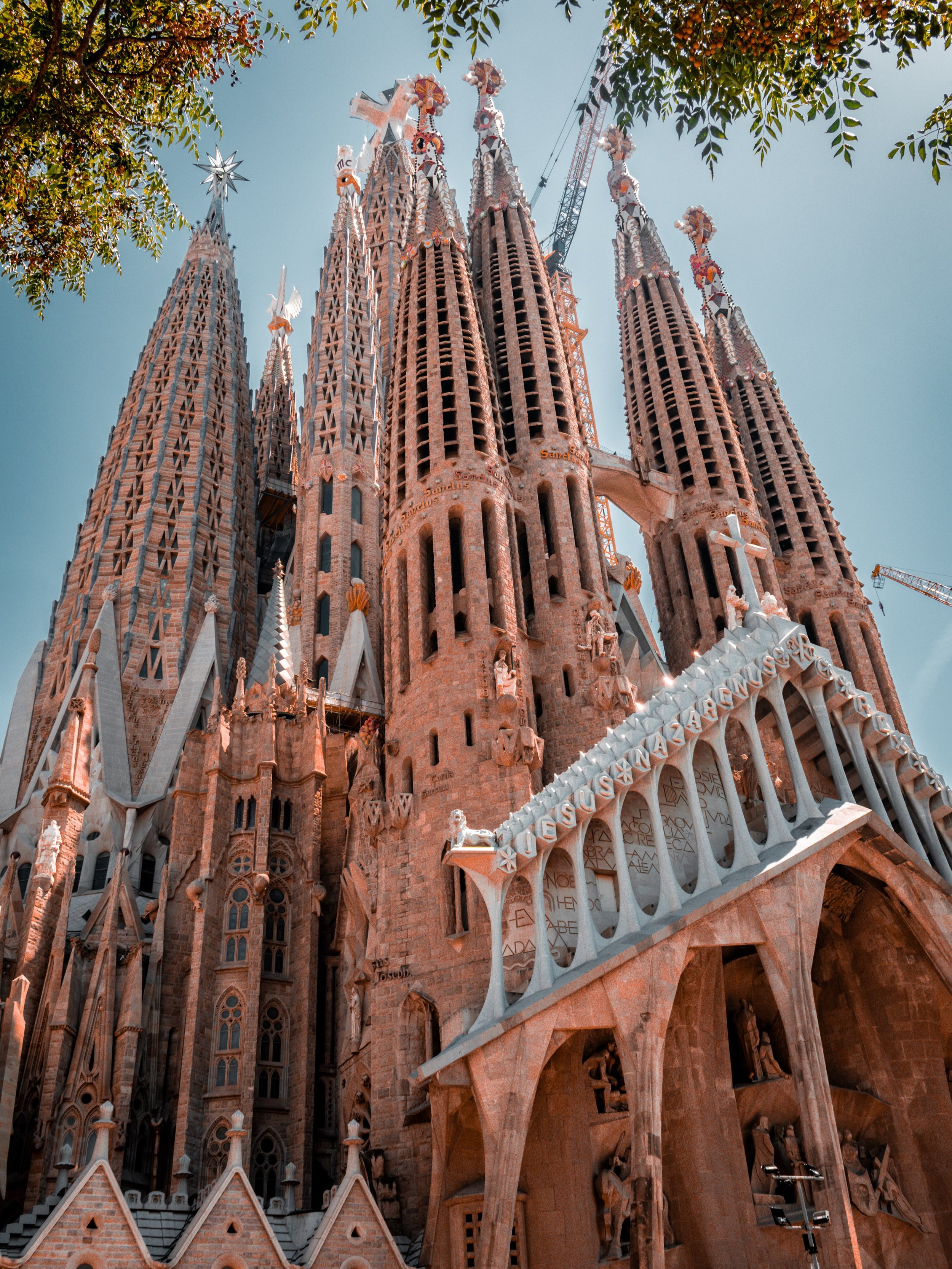 Spain&rsquo;s win yesterday reminded me of one of my favourite cities to photograph 🇪🇸

Barcelona has this incredible mix of iconic architecture, quiet side streets and moments of everyday life. Here are a few of my favourite frames from my trip.

