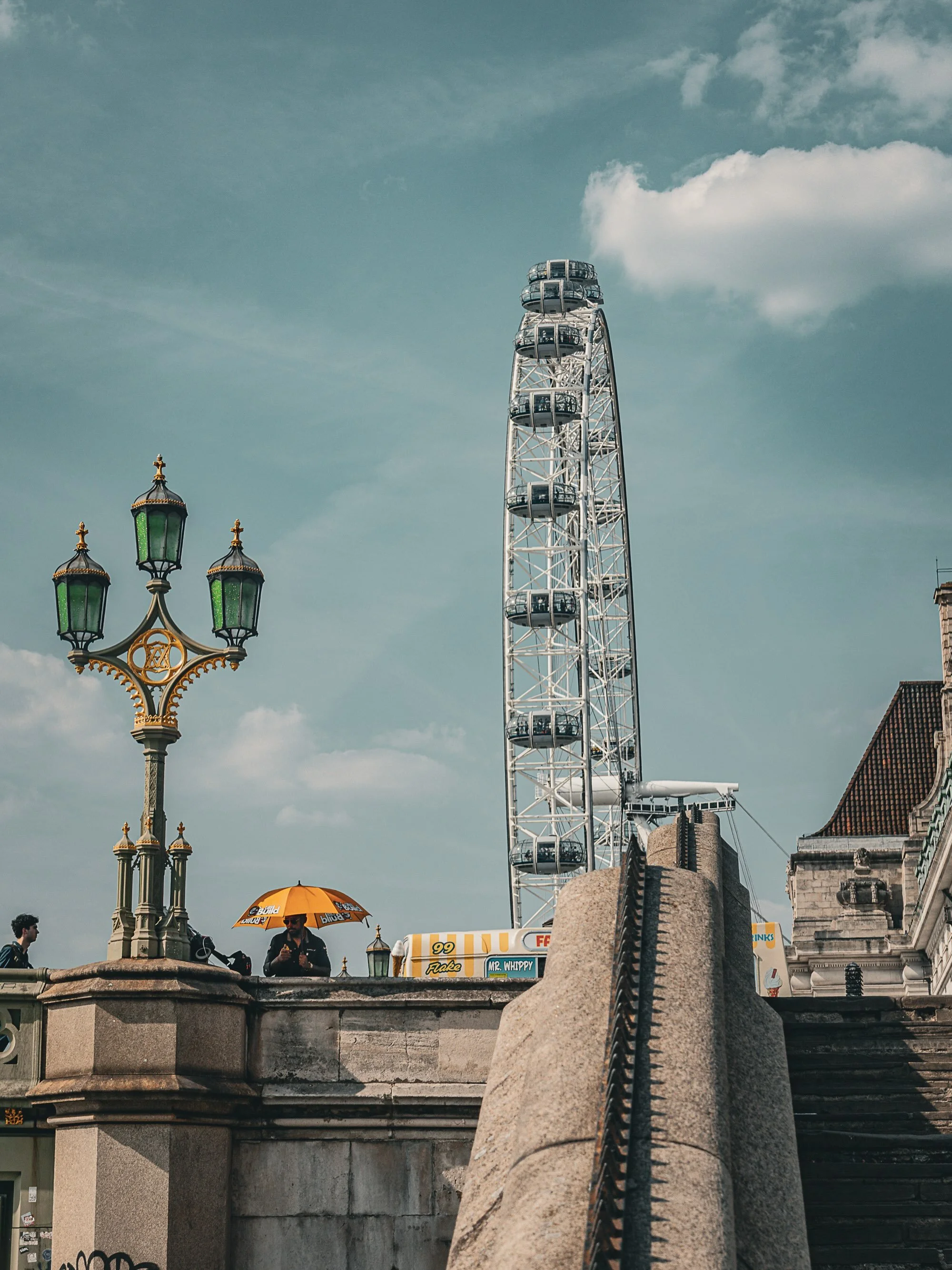 London at 34&deg;C ☀️

I spent an afternoon walking through central London during one of the hottest days of the year, documenting how the city adapted to the heat.

From children cooling off in the fountains to people seeking shade beneath the trees