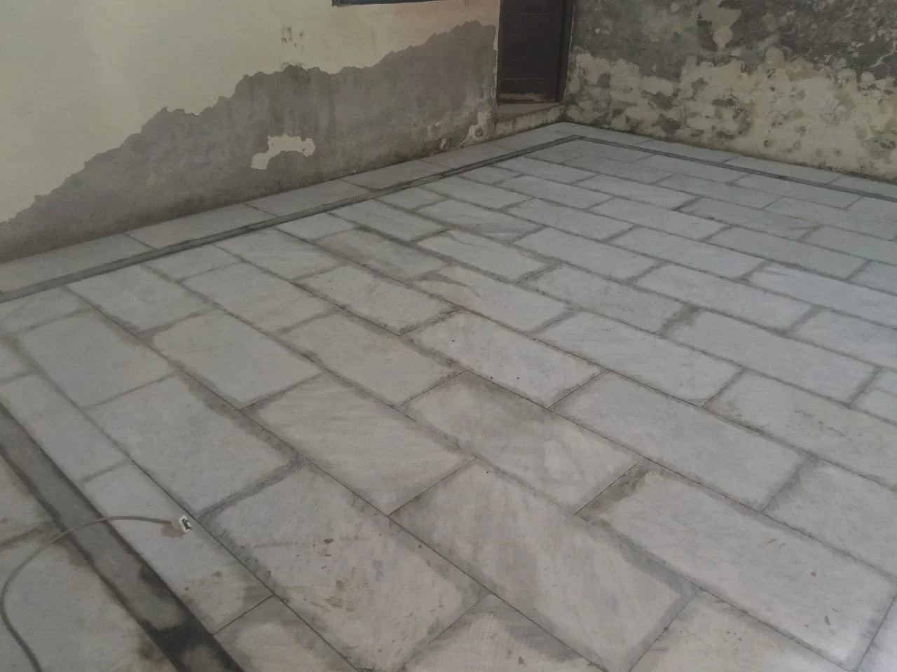 floor contruction drying .JPG