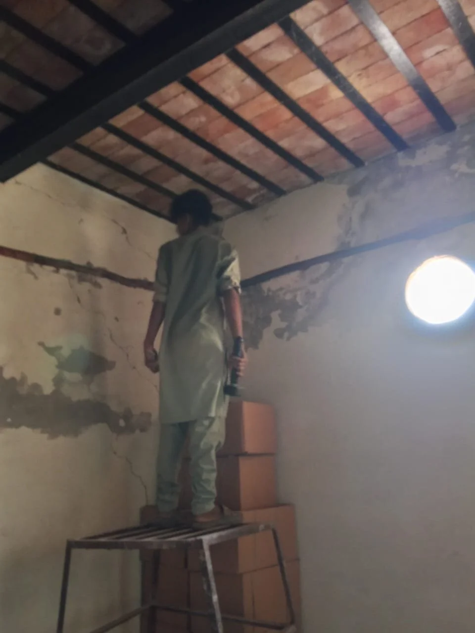building the ceiling .JPG