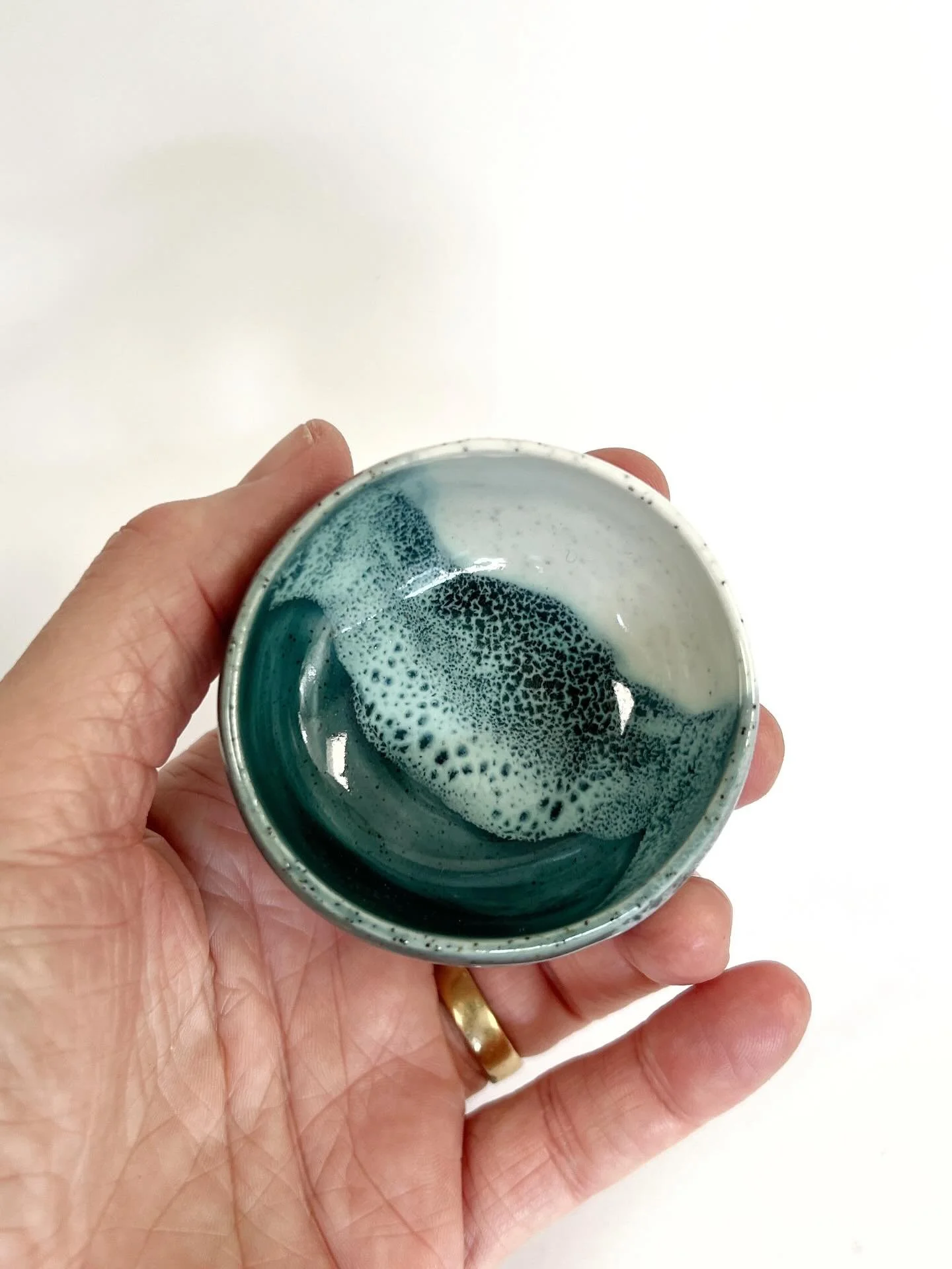 Small bowl, big ocean energy! 🌊 My work is all inspired by nature, the colours, the movement and texture! Swipe to see the inspiration for this little one! 💙