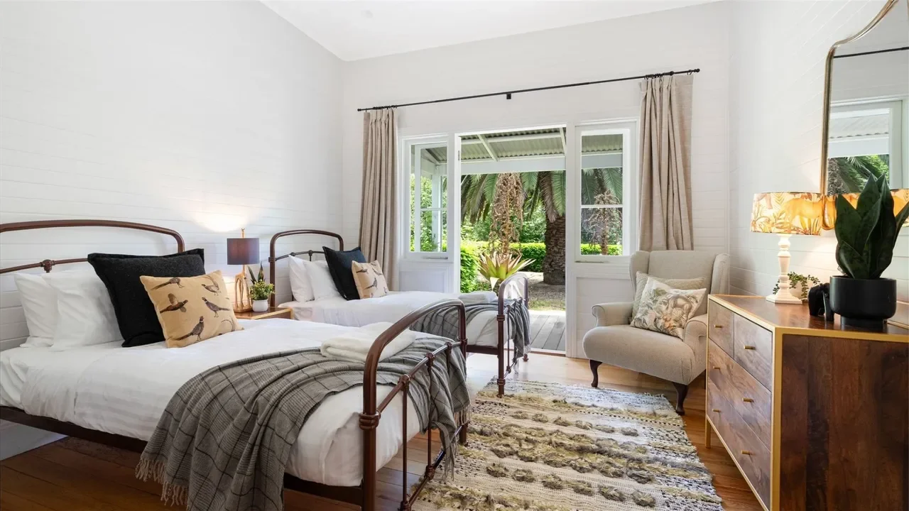 Bedroom 3 - 2 singles.webp