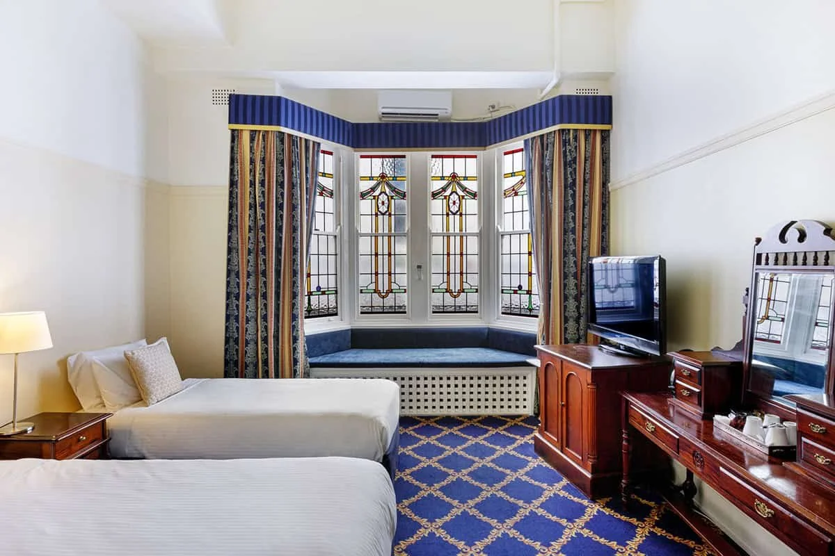 CHTL_Accomm_Traditional_twinbed02.jpg