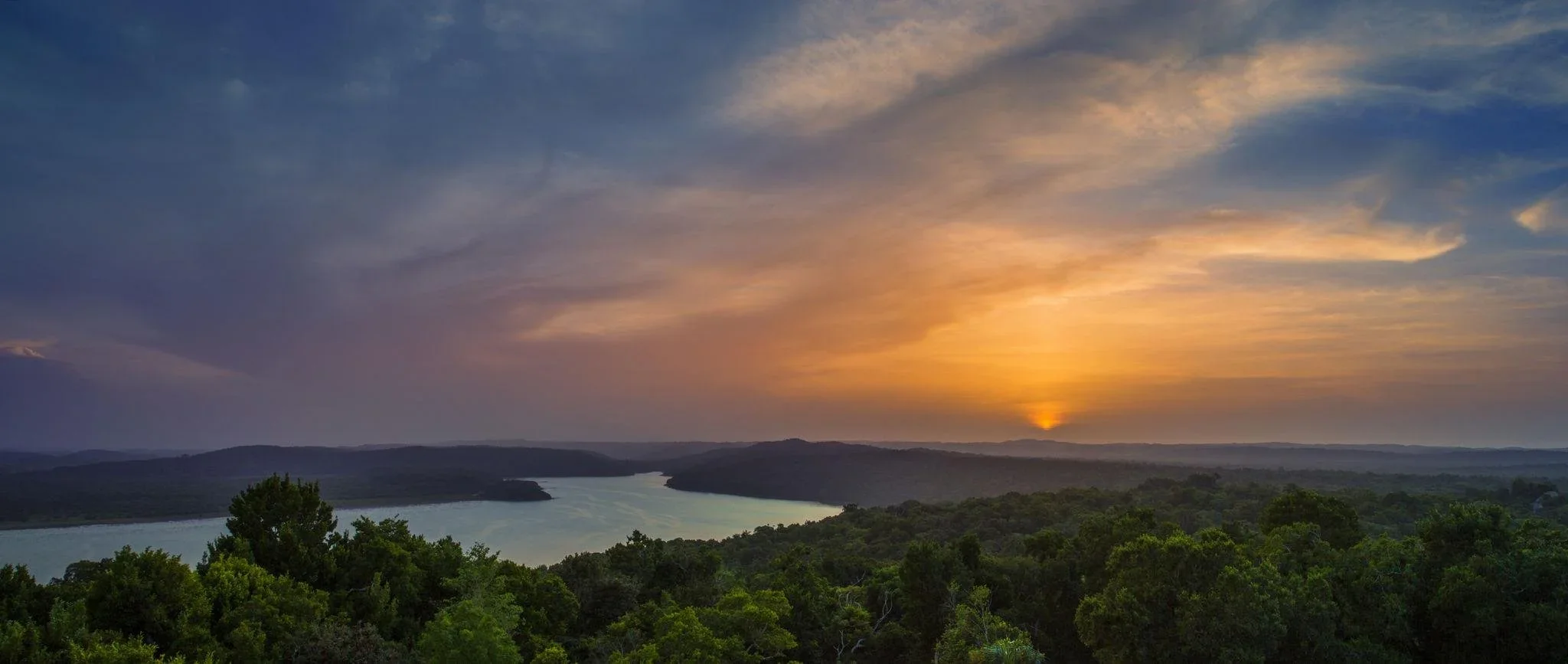 lake+yaxha.webp