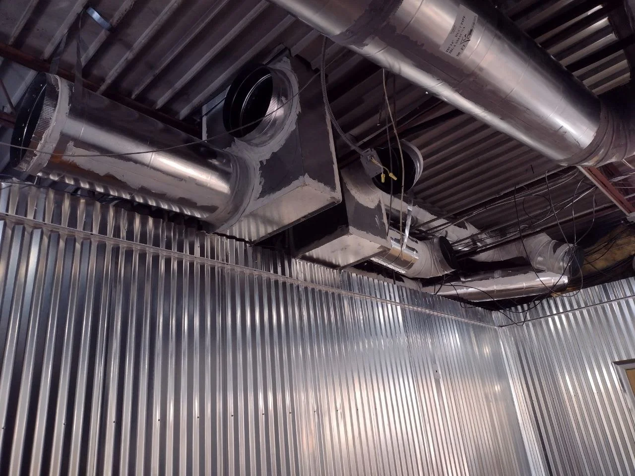 Commercial HVAC ductwork installation and ventilation system in Oklahoma City area