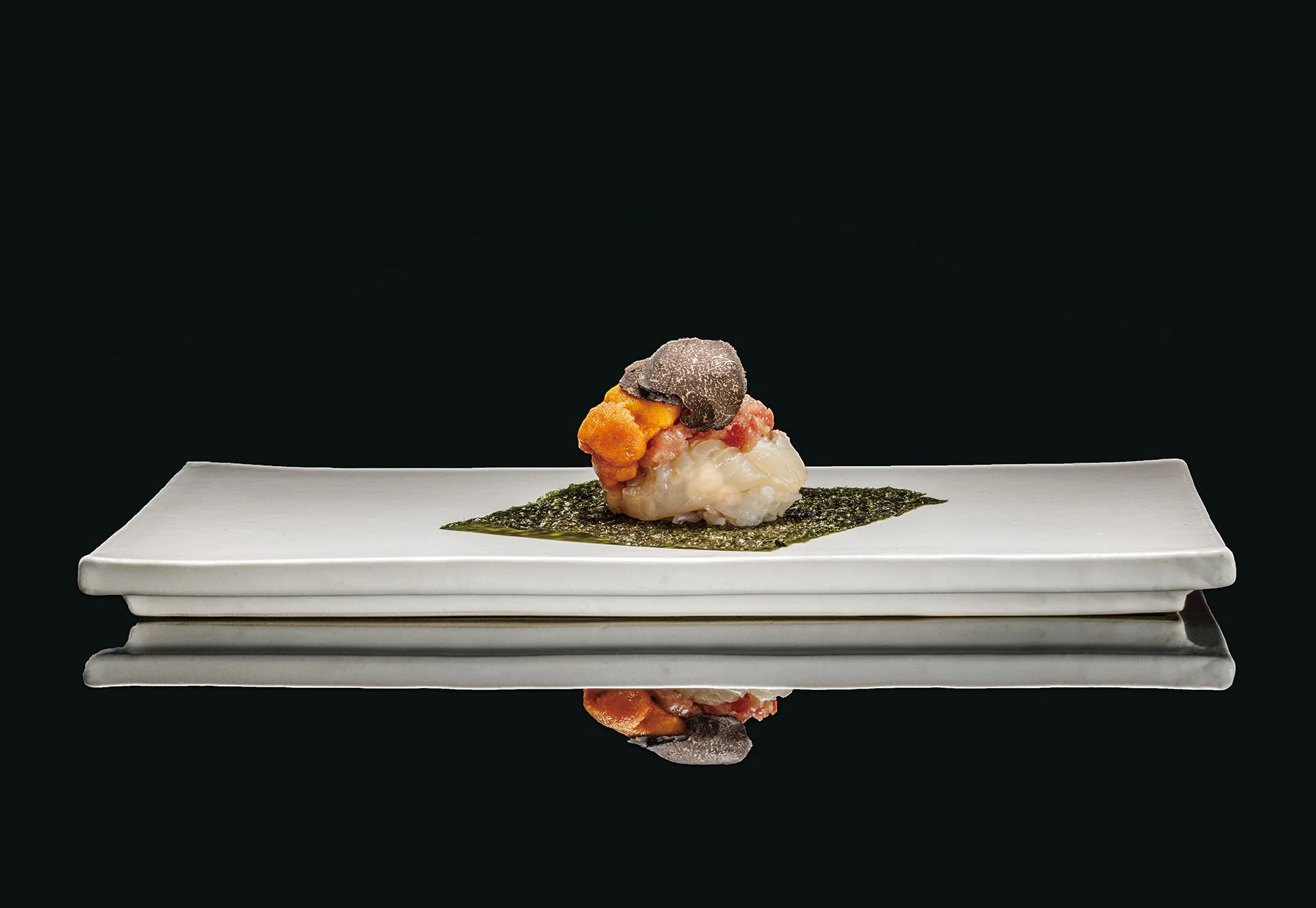 Japanese scallop open hand roll with uni from Japan Chef Tomoki  Sushi Tomoki   @iamsushicheftomoki  #SushiLovers #StudioCity #SushiRow #FoodPorn  #garyrosephotography #StudioCityEats