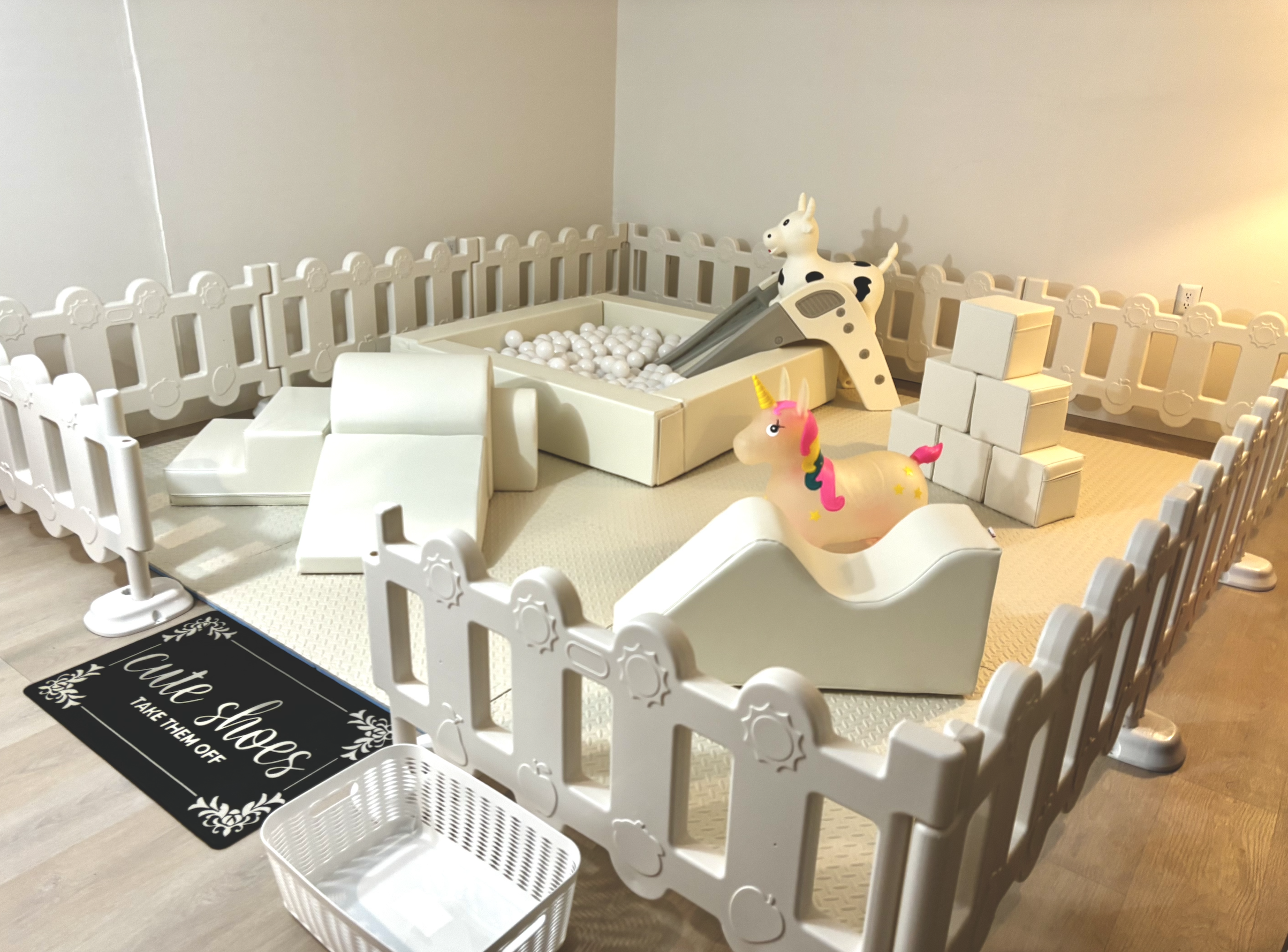 Deluxe Fun White