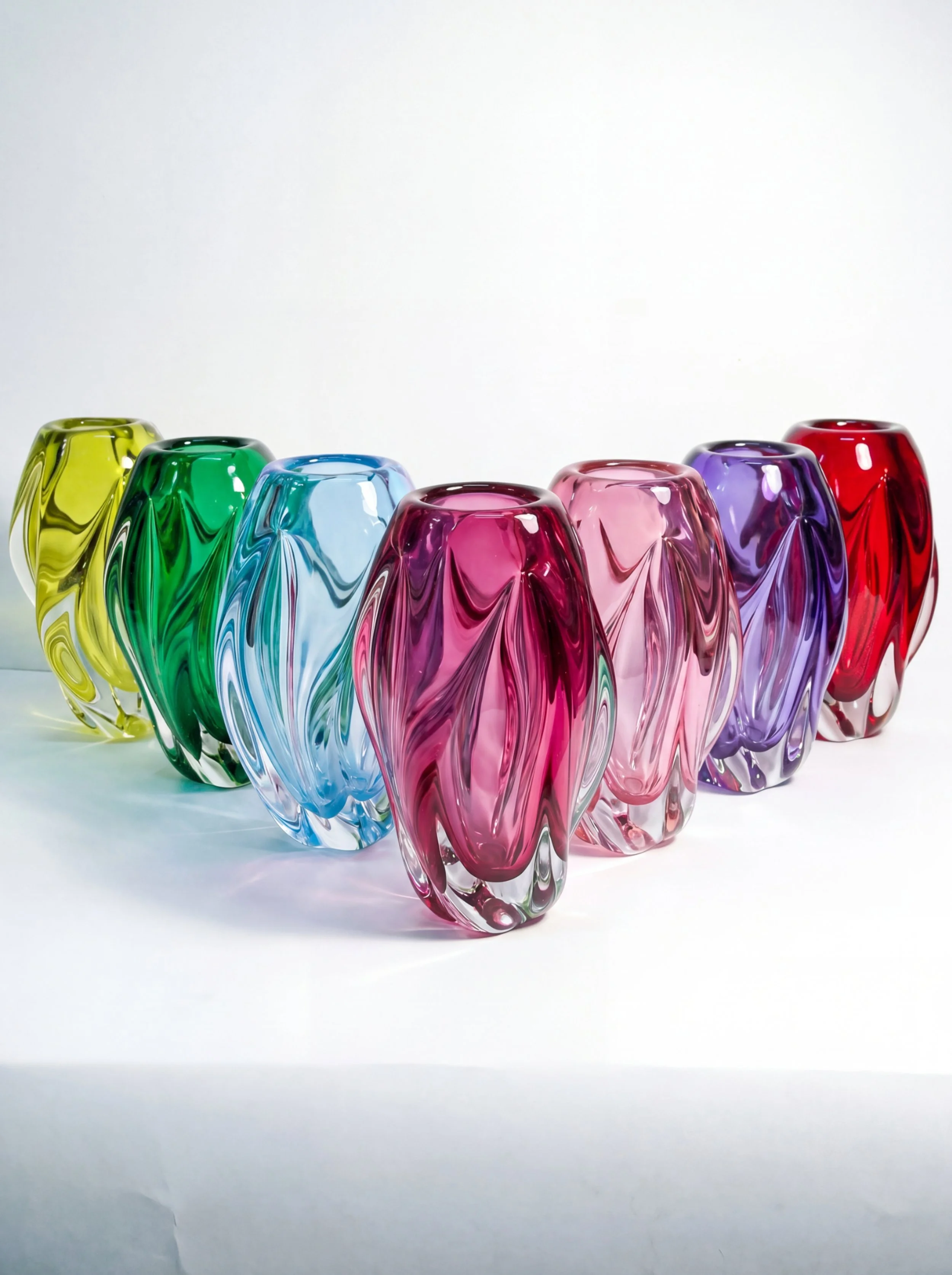 glass_vases_4k_19MB.jpg
