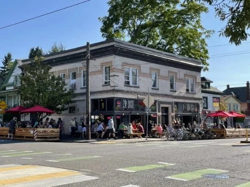 Laurelthirst Public House