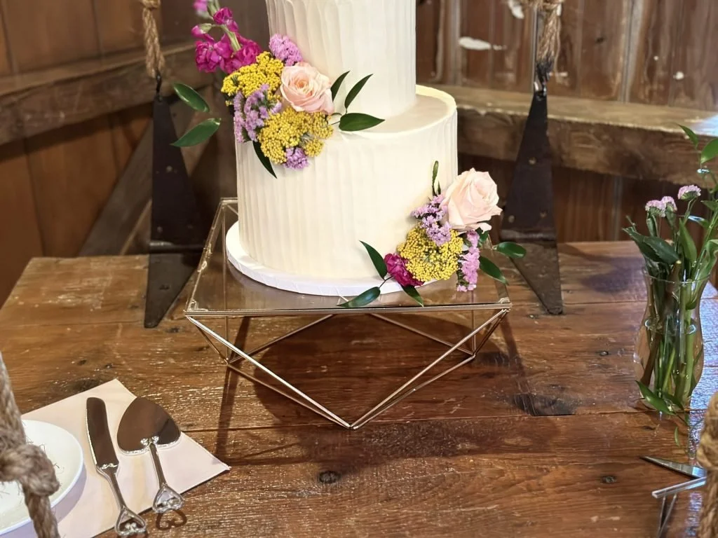 Gold Wire Cake Stand
