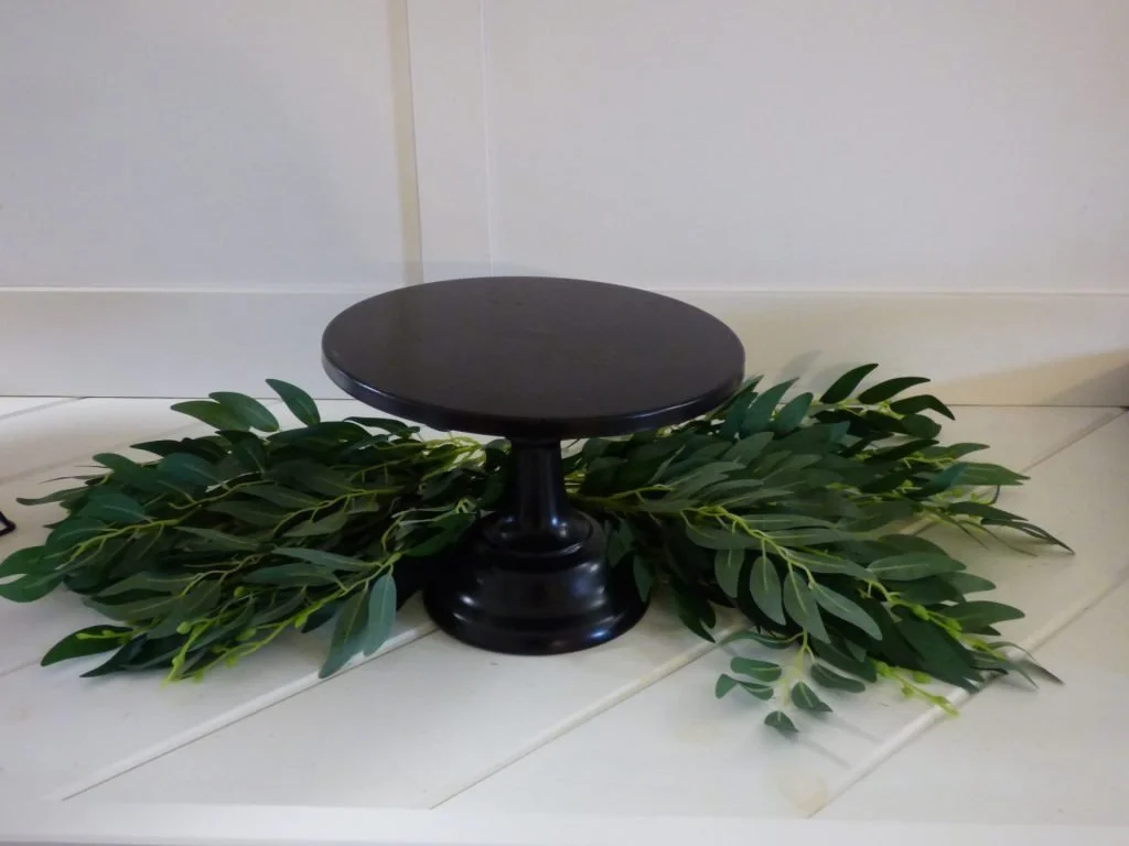 Black Cake Stand