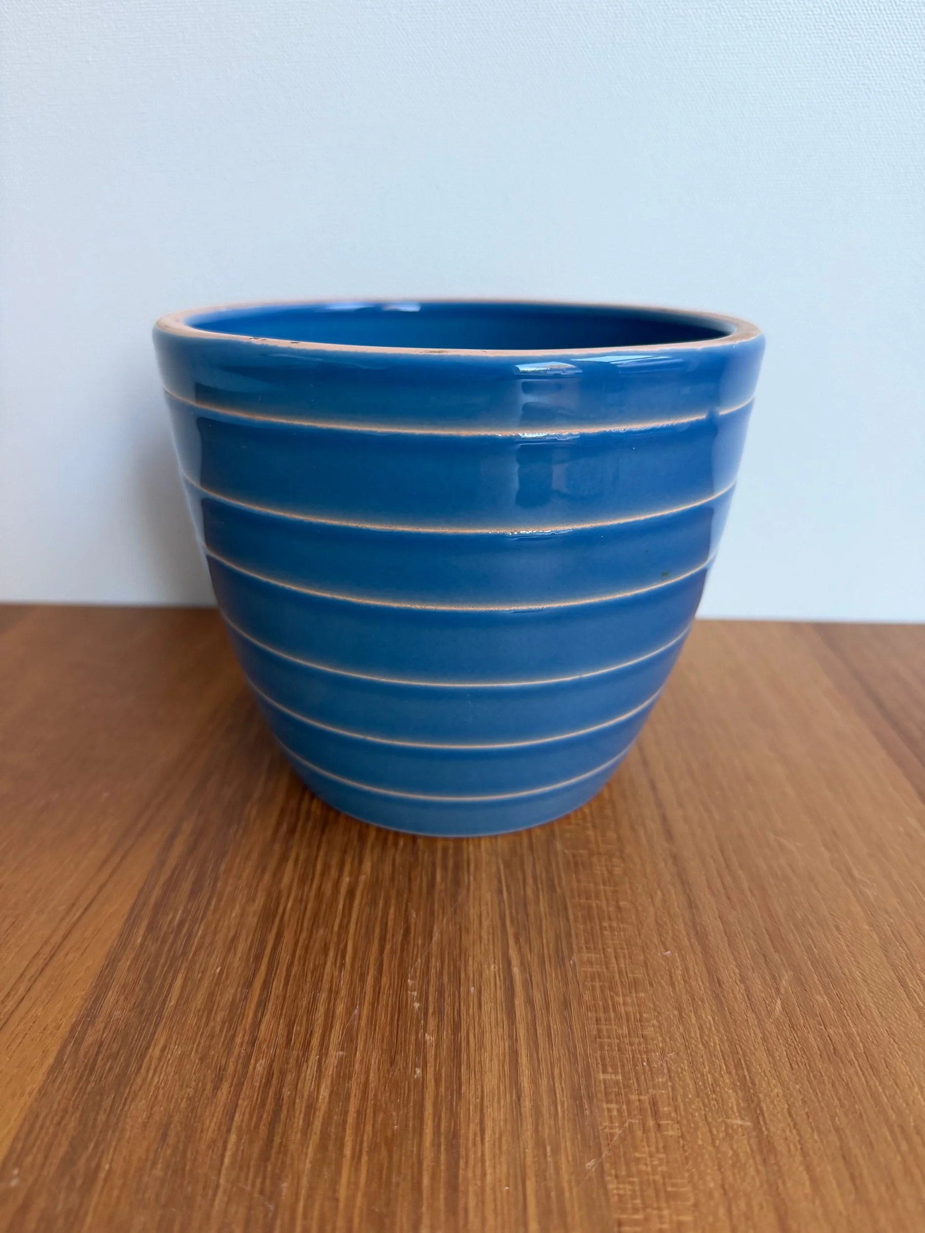 blue portuguese striped pot