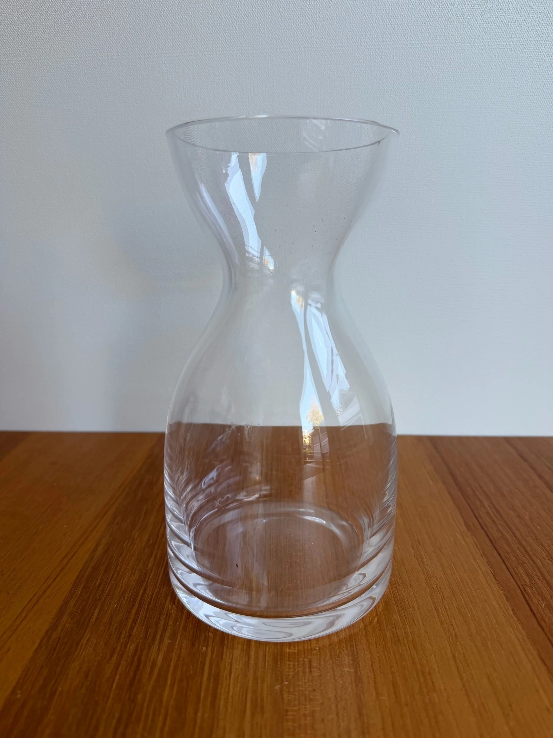 glass hourglass vase
