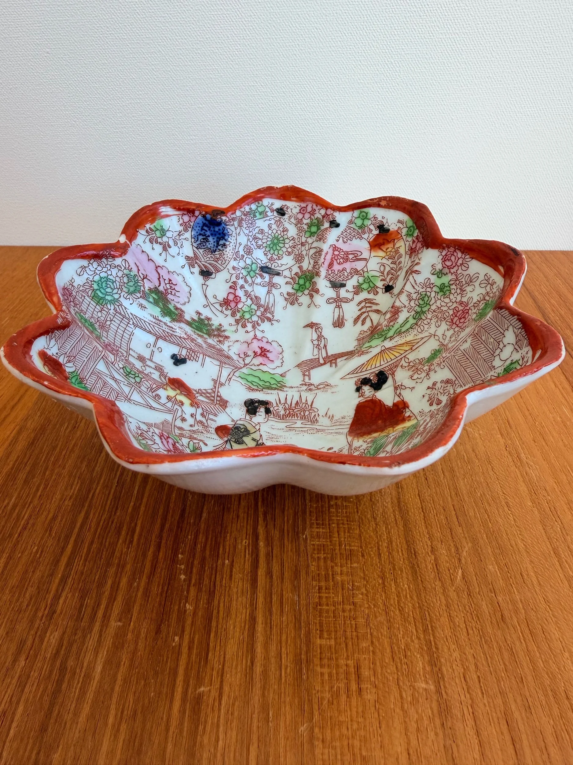 vintage Japanese decorative dish