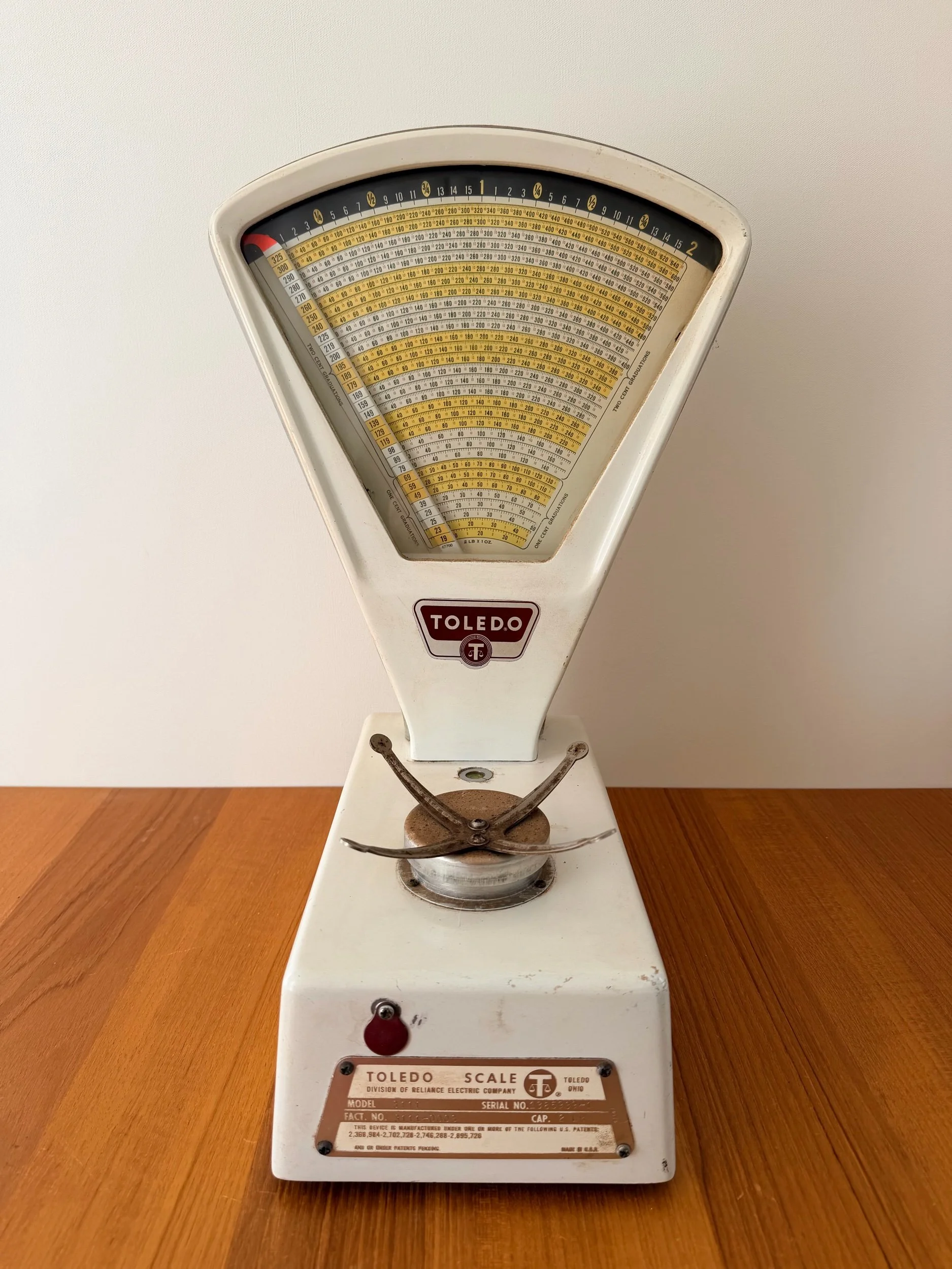 1919 Antique paper weight scale