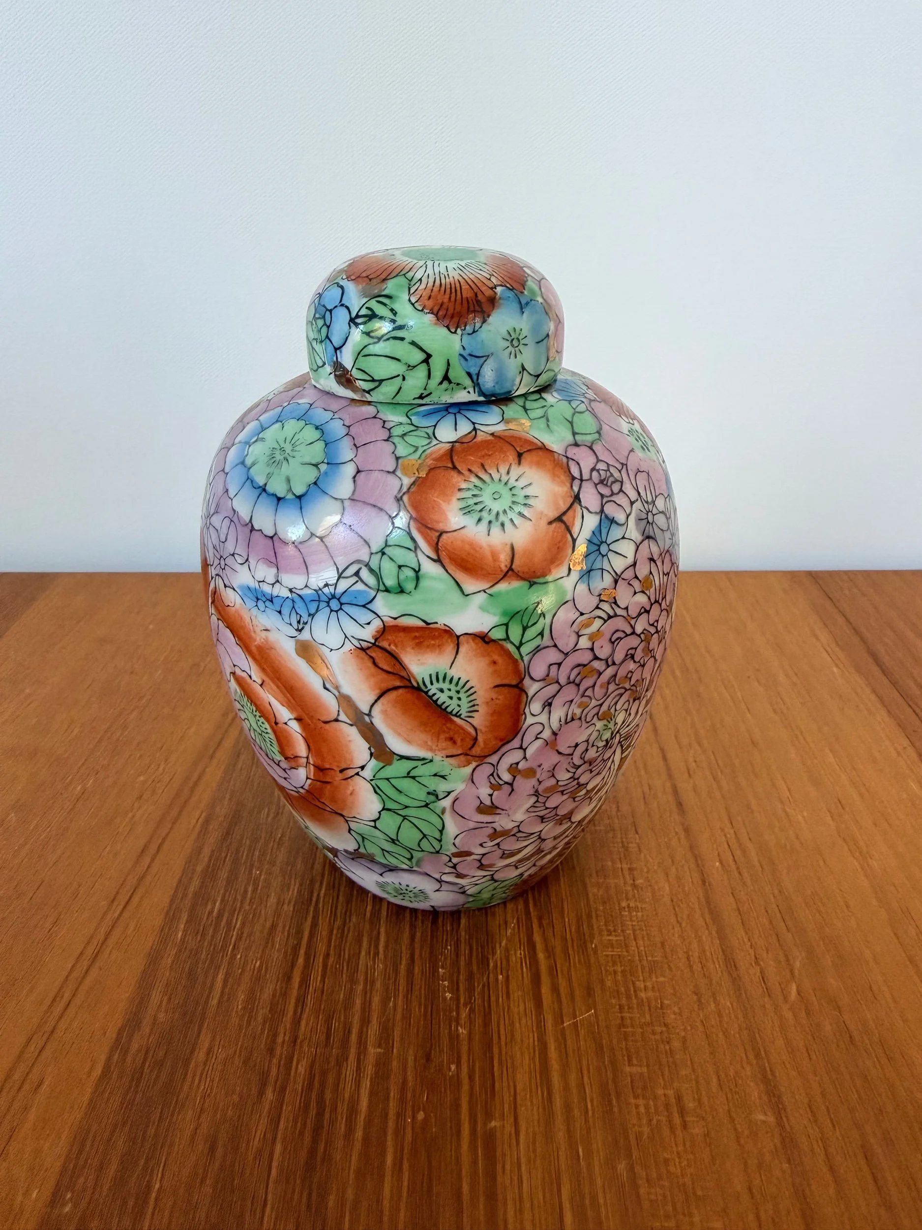 vintage Chinese porcelain ginger jar