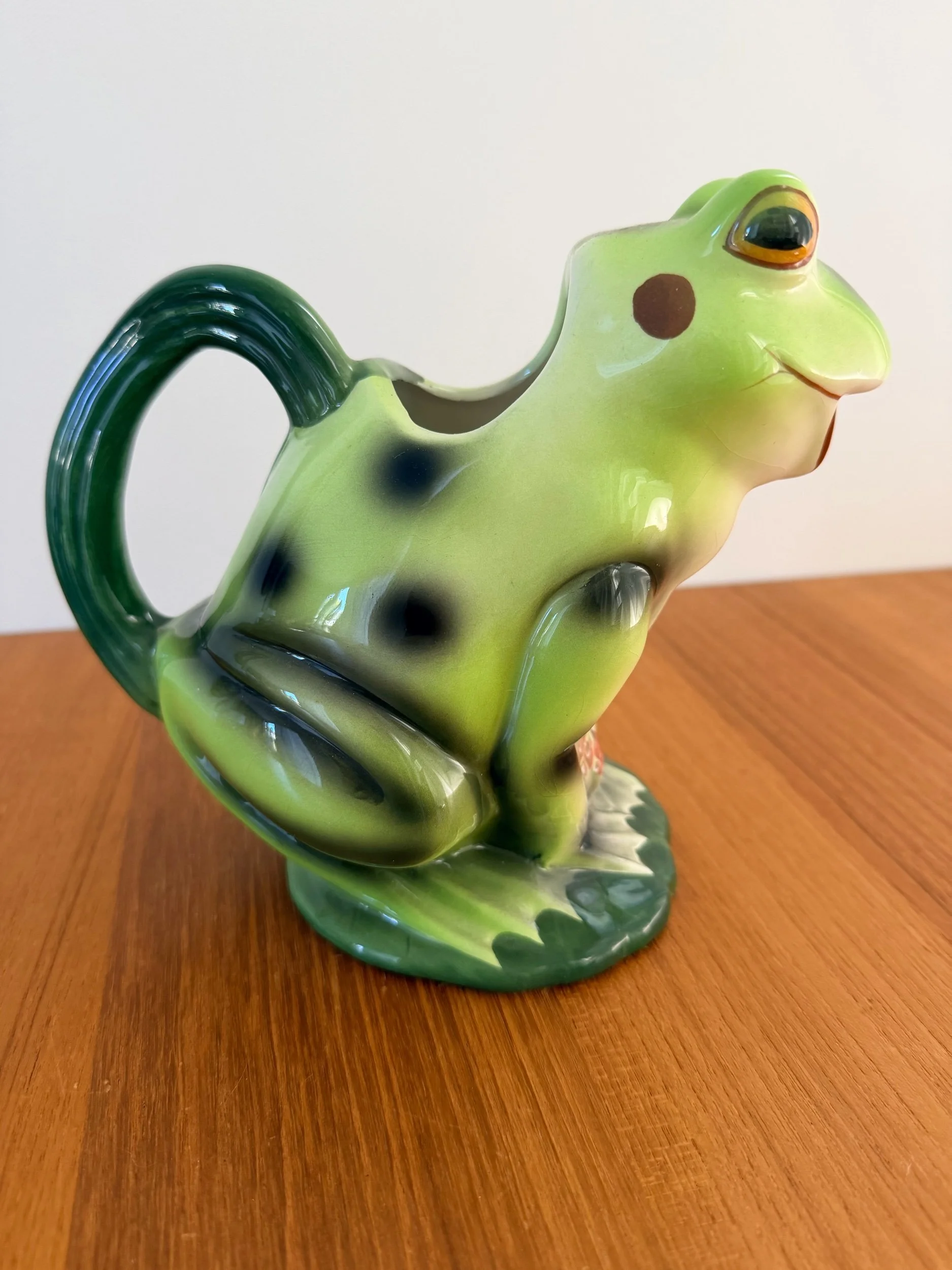 vintage ceramic frog pitcher