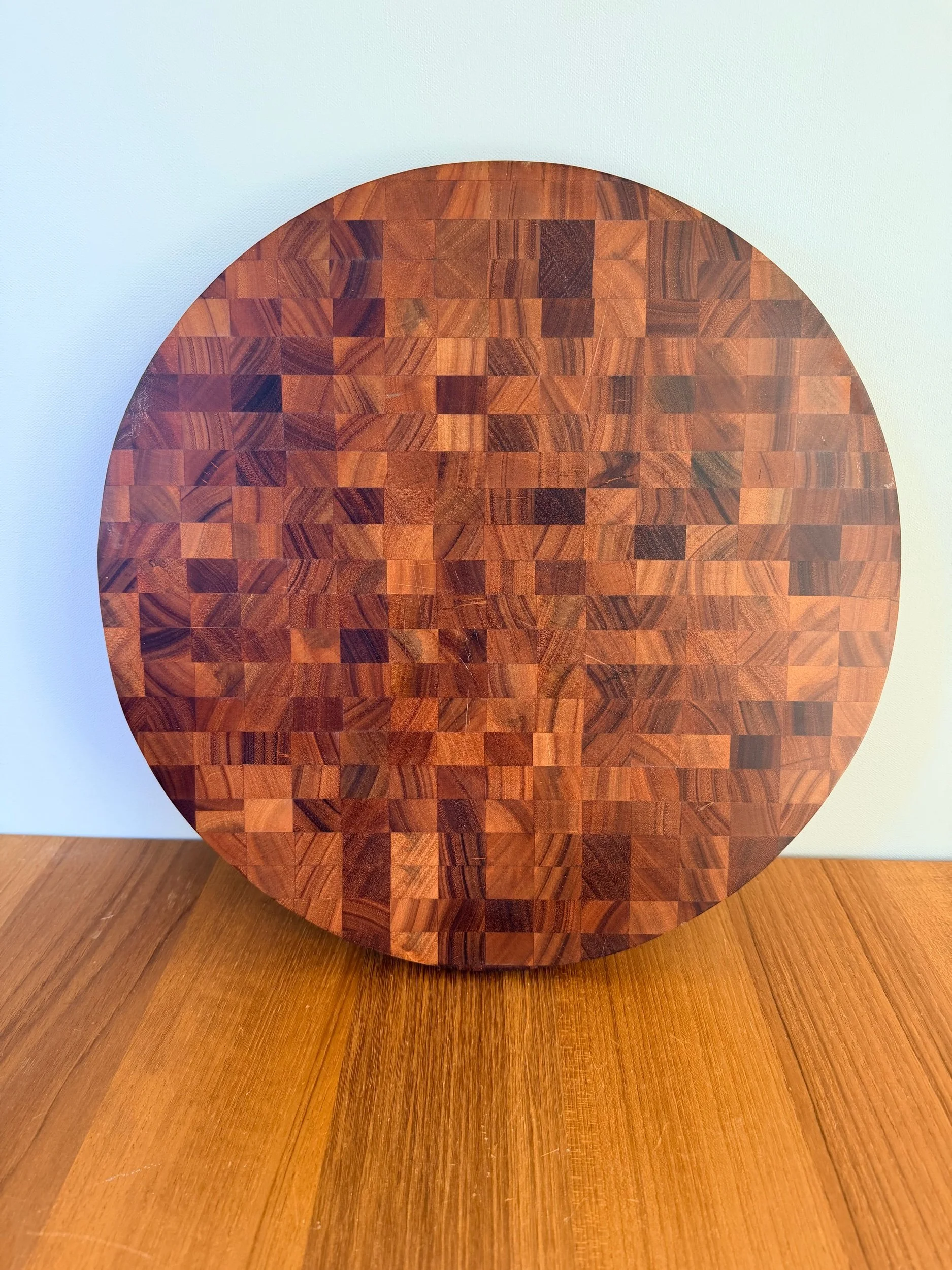 round cutting board
