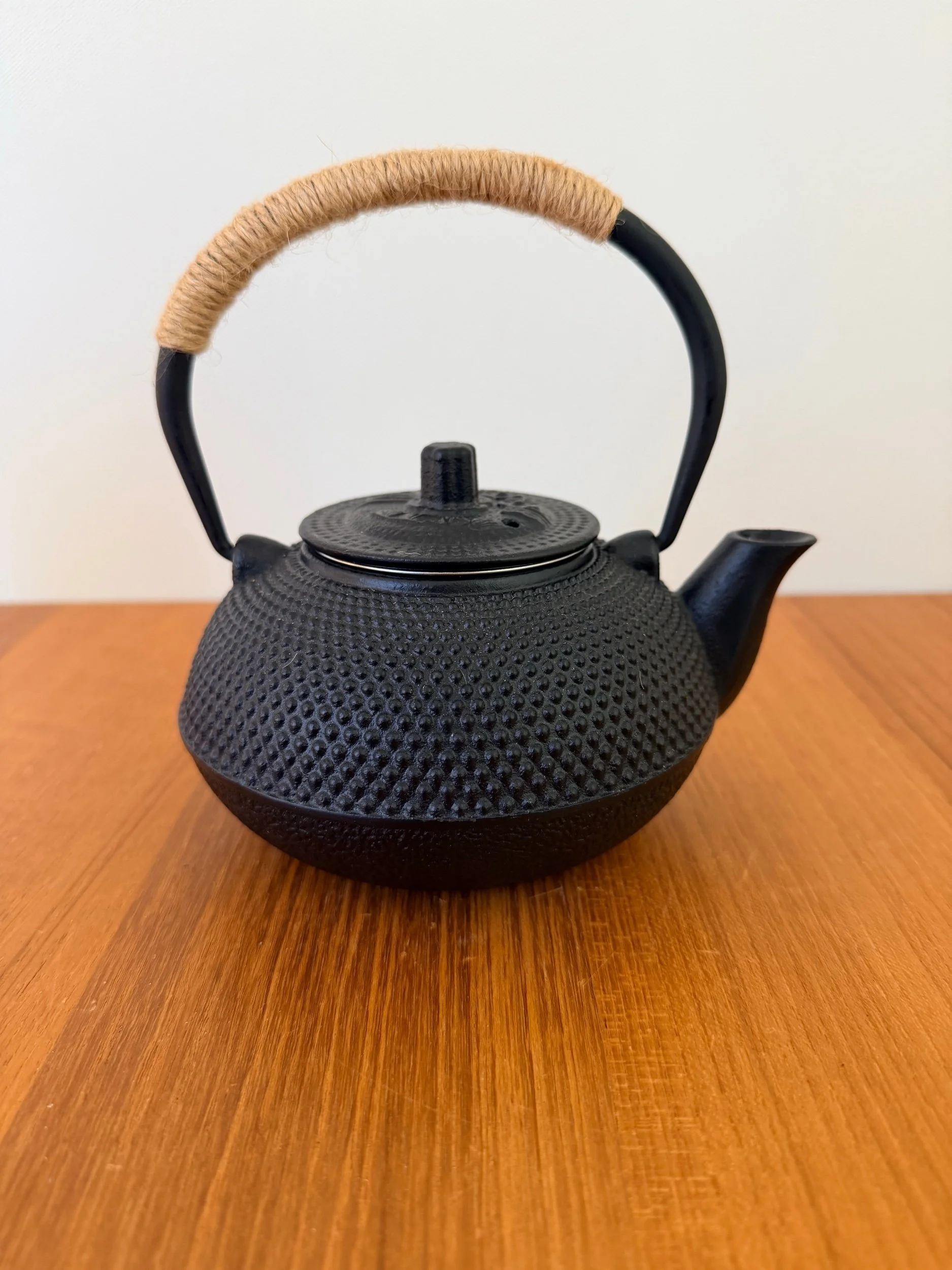 black iron tea steeper / kettle