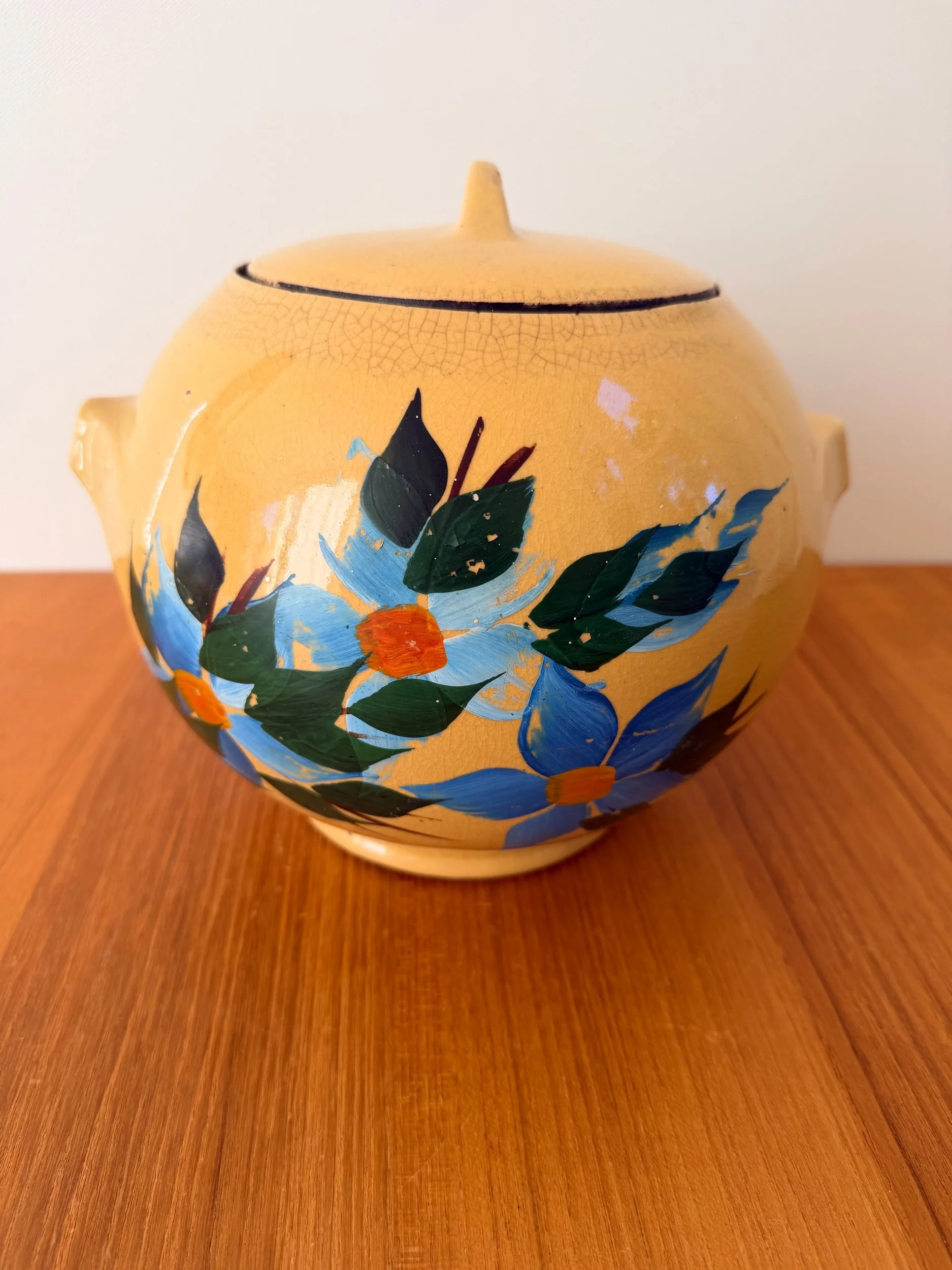 1930’s McCoy cookie jar w/flowers