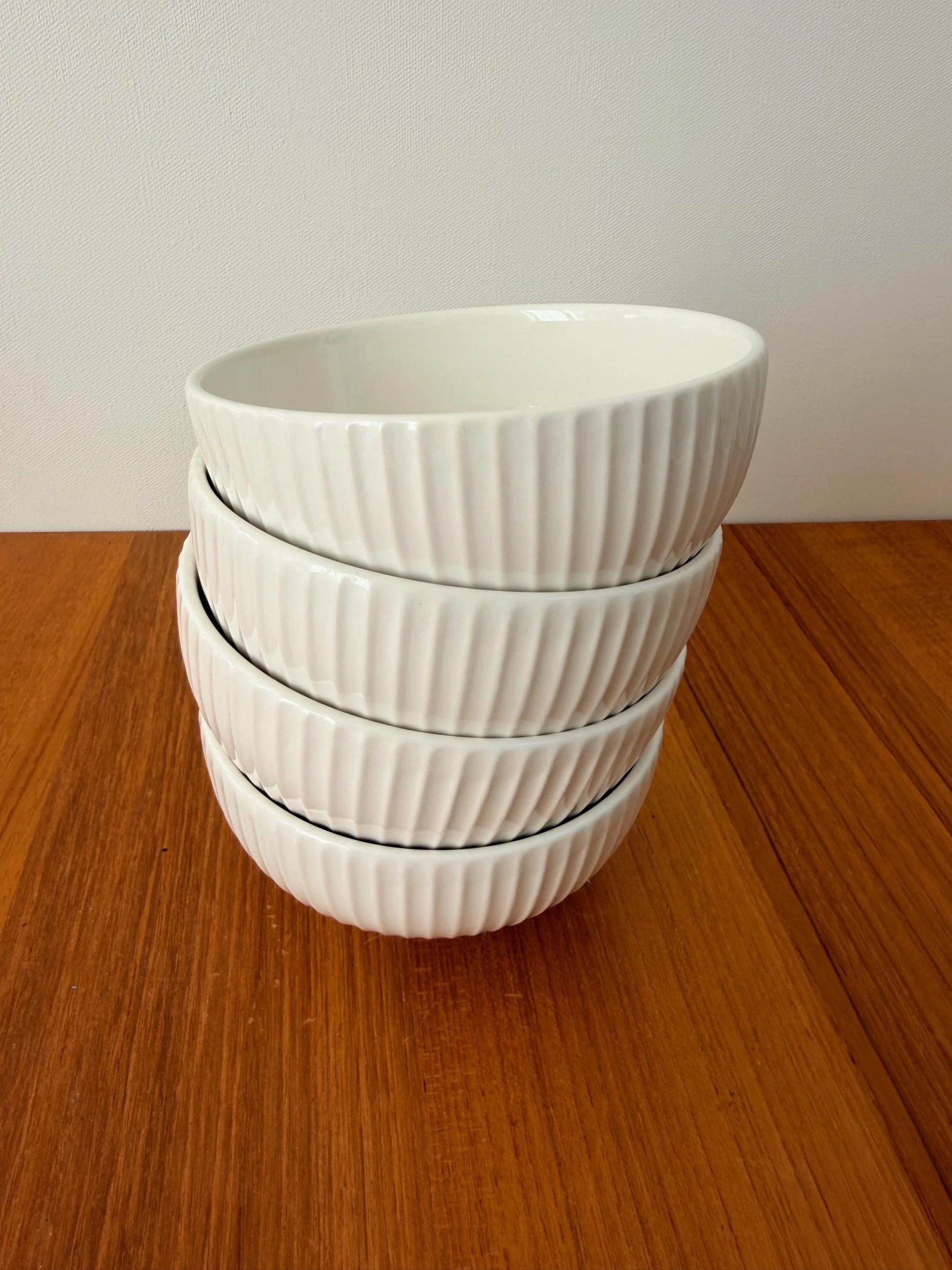 set of 4 cream dessert bowls