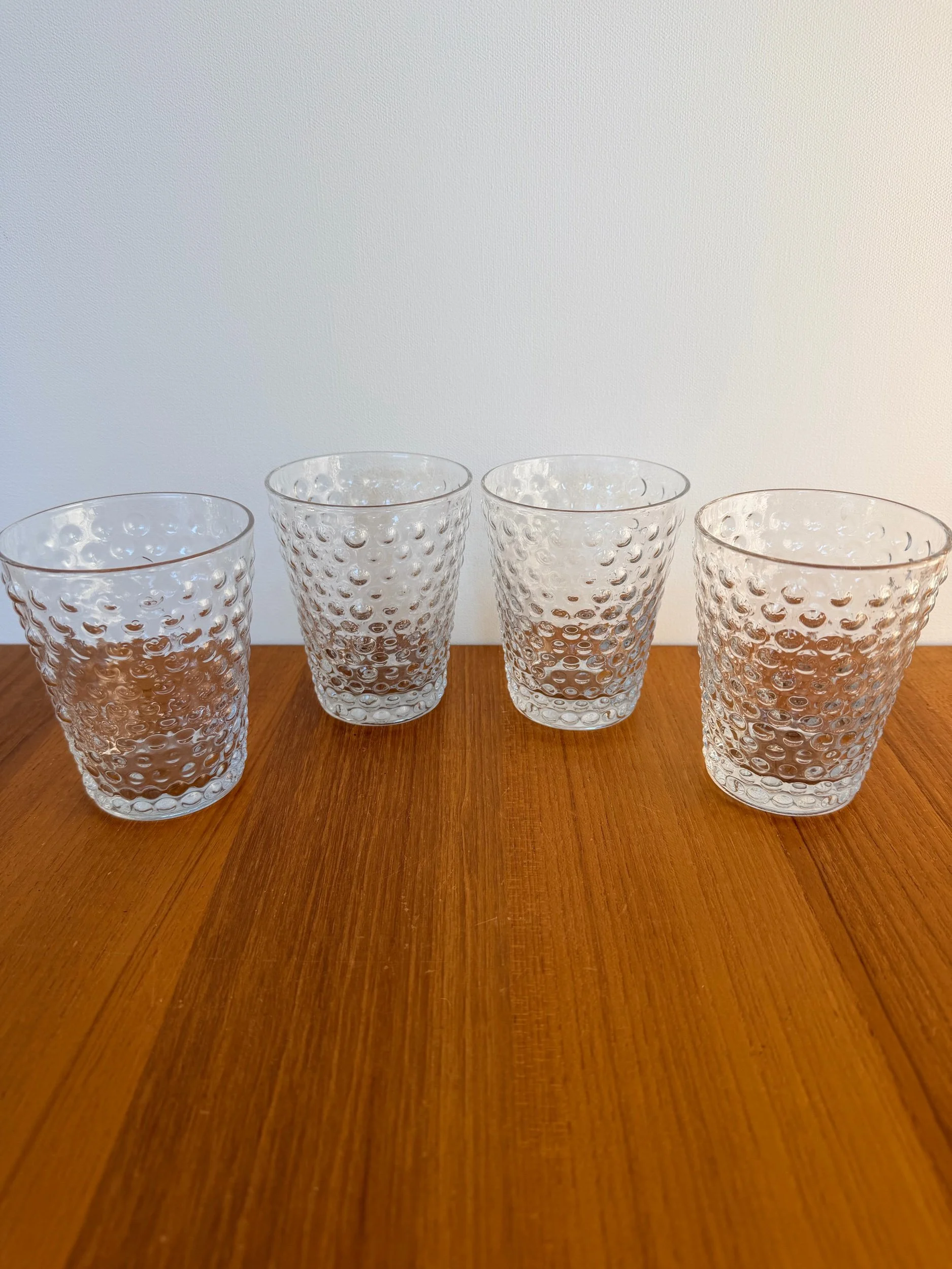 4 low polka dot glasses