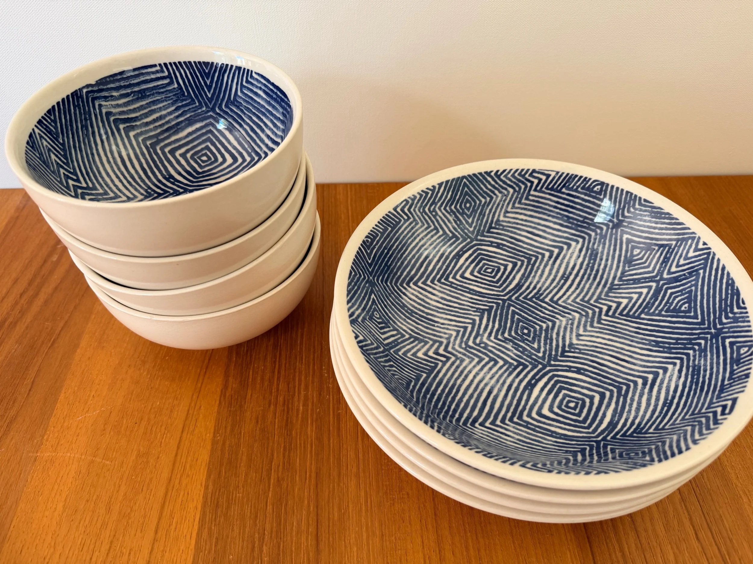 4 blue & white cereal bowls & 4 pasta bowls