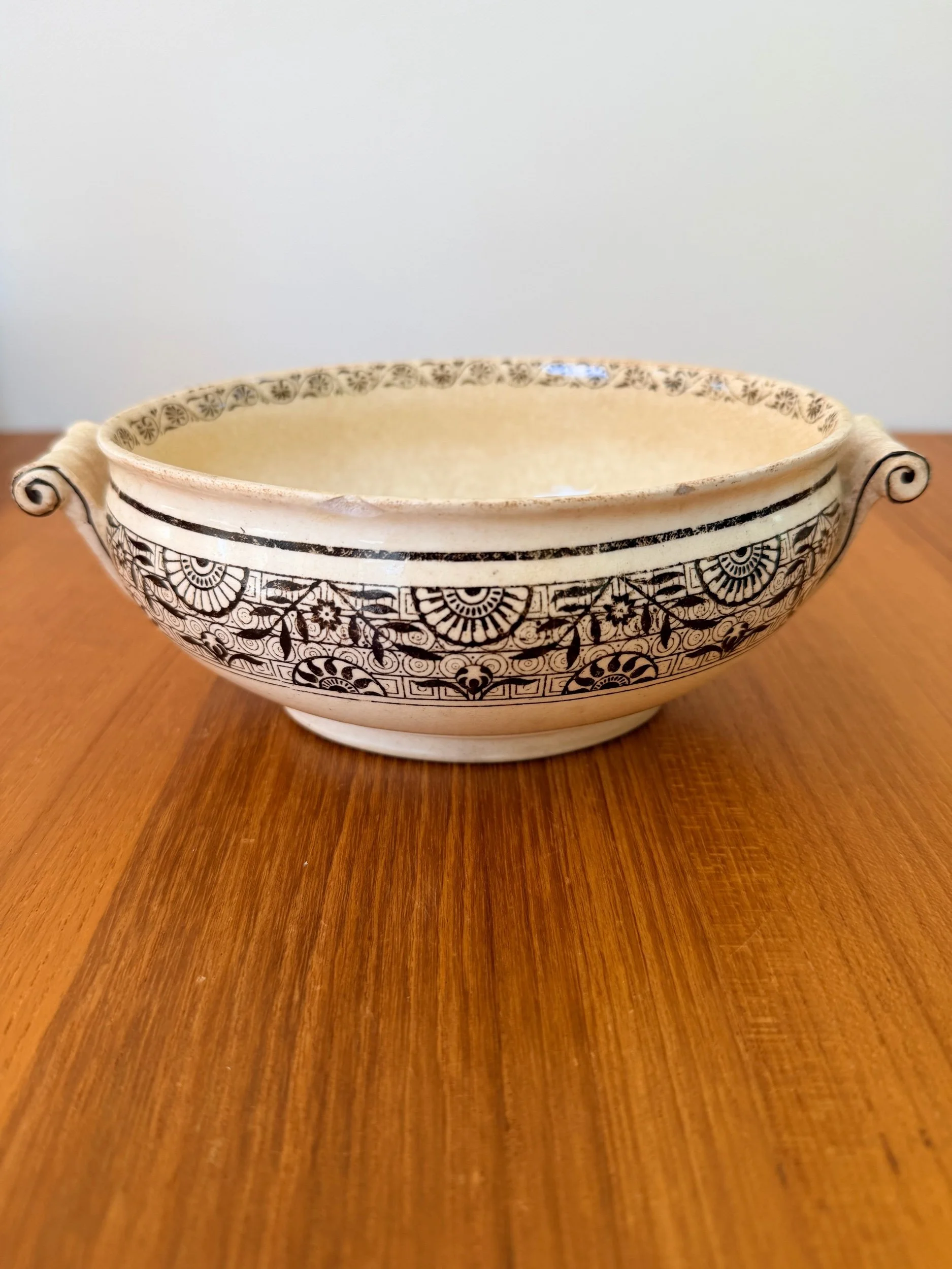 1870s wedgwood serving dish