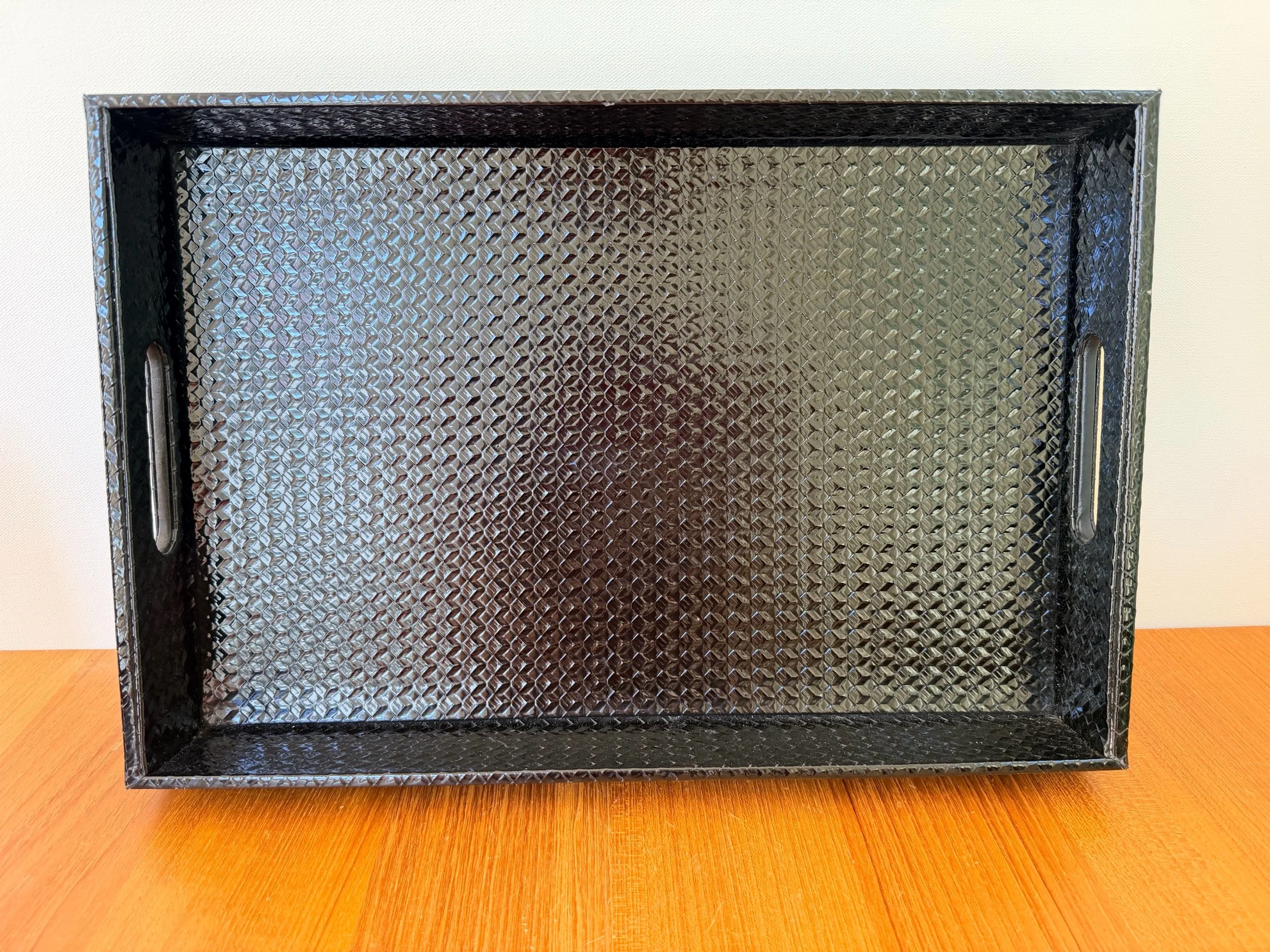 black shiny tray