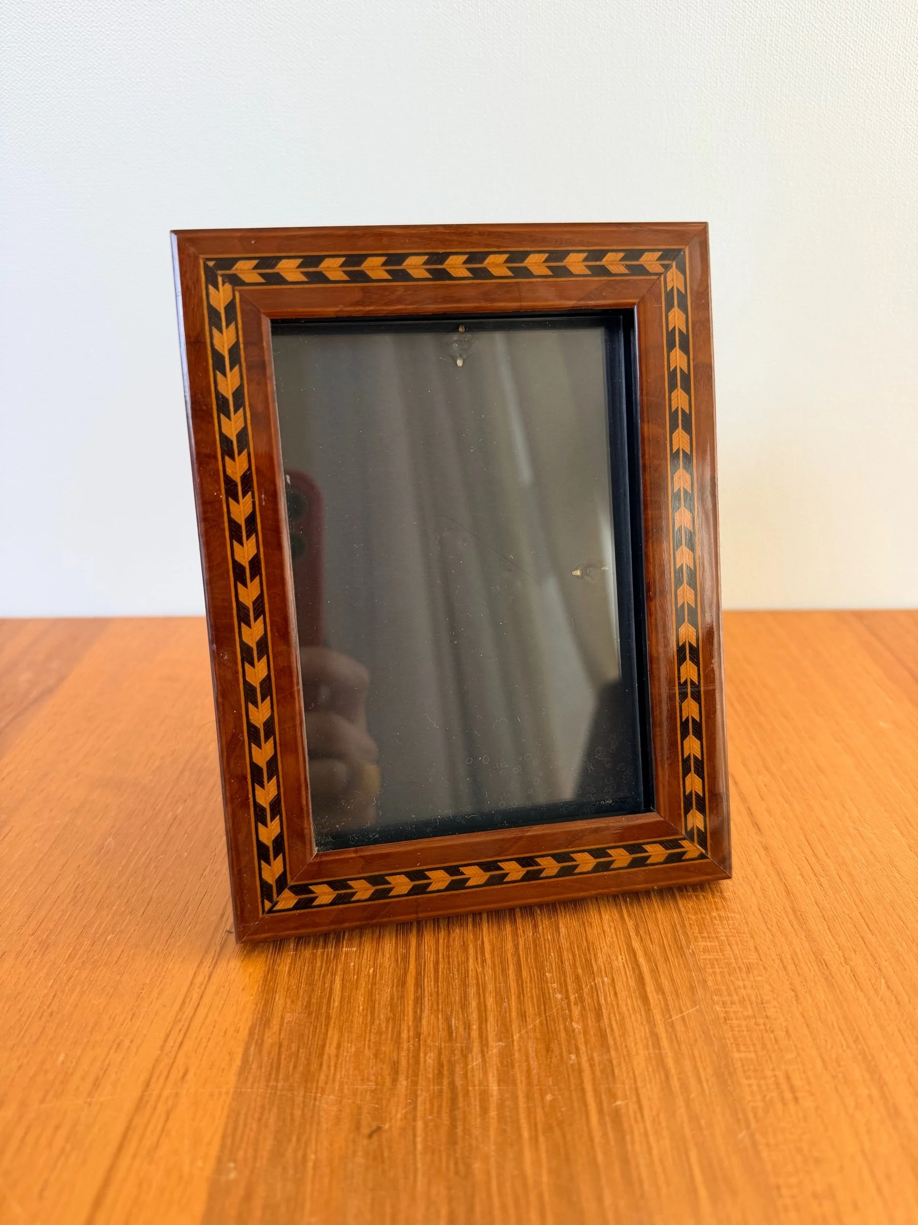 small wood inlay tabletop frame