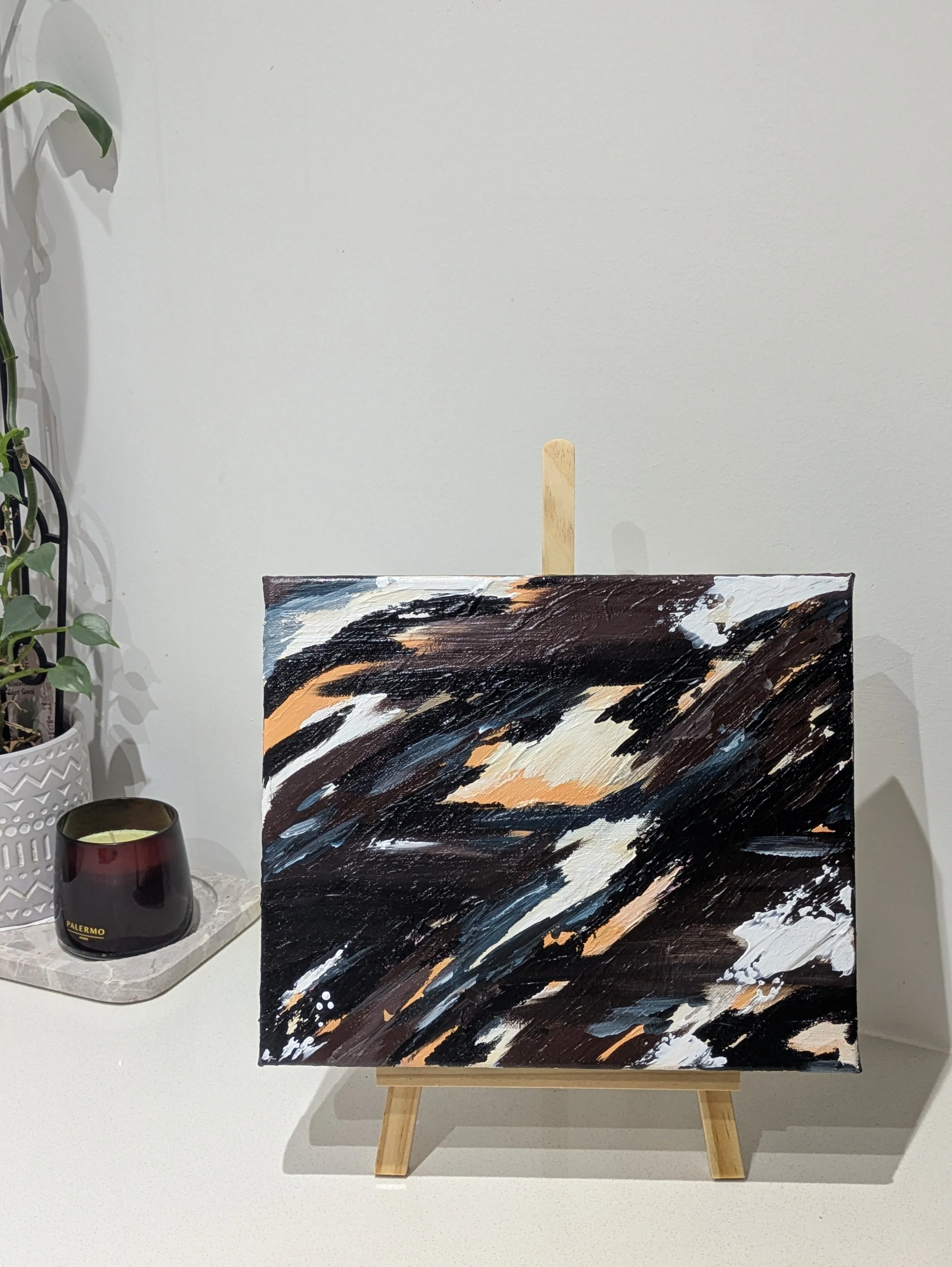 "GHOST BY THE UNIVERSE" 25 x 30cm