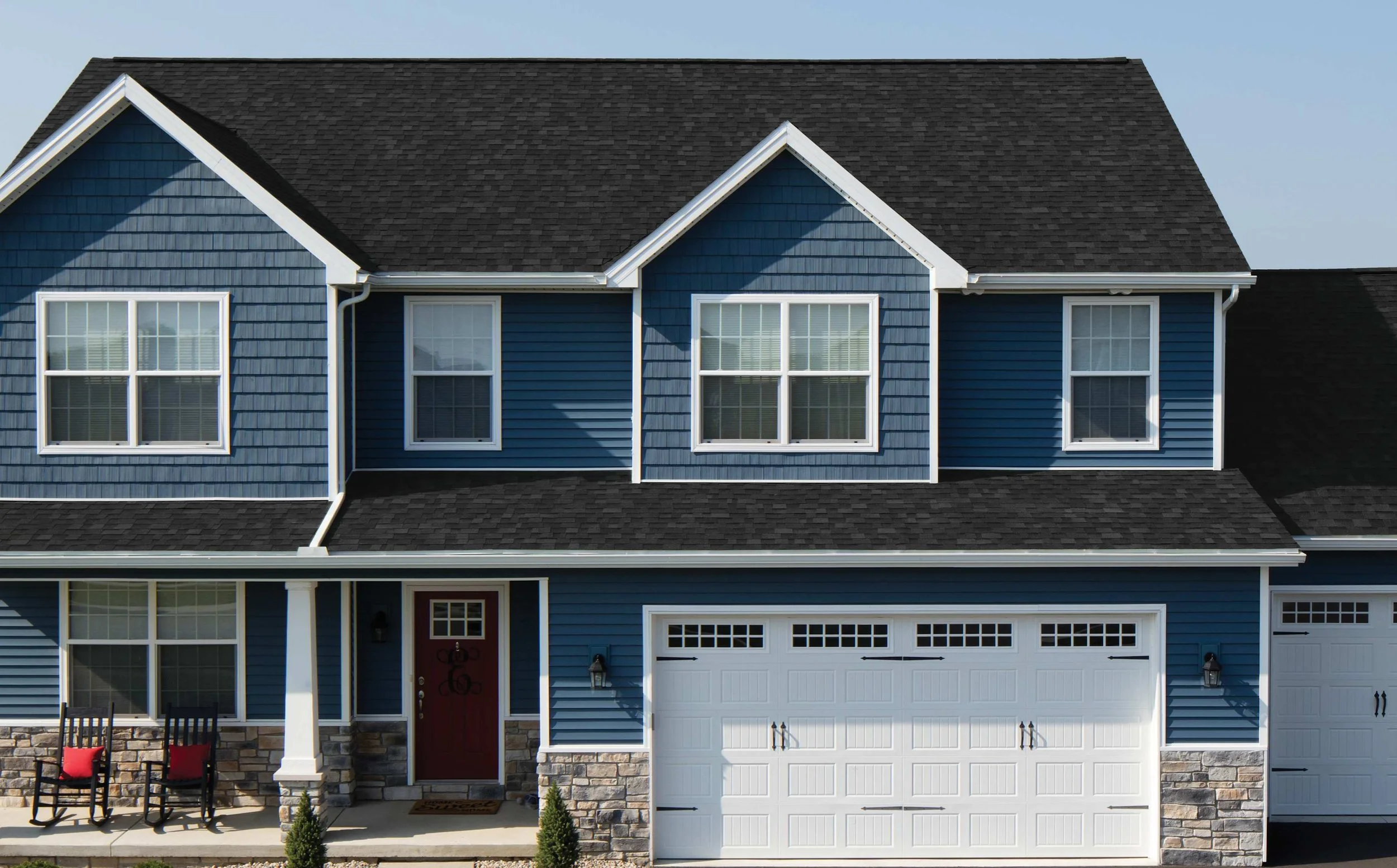 Owens Corning architectural shingles in charcoal black on a residential home, quality asphalt roofing installation Idaho Magic Valley