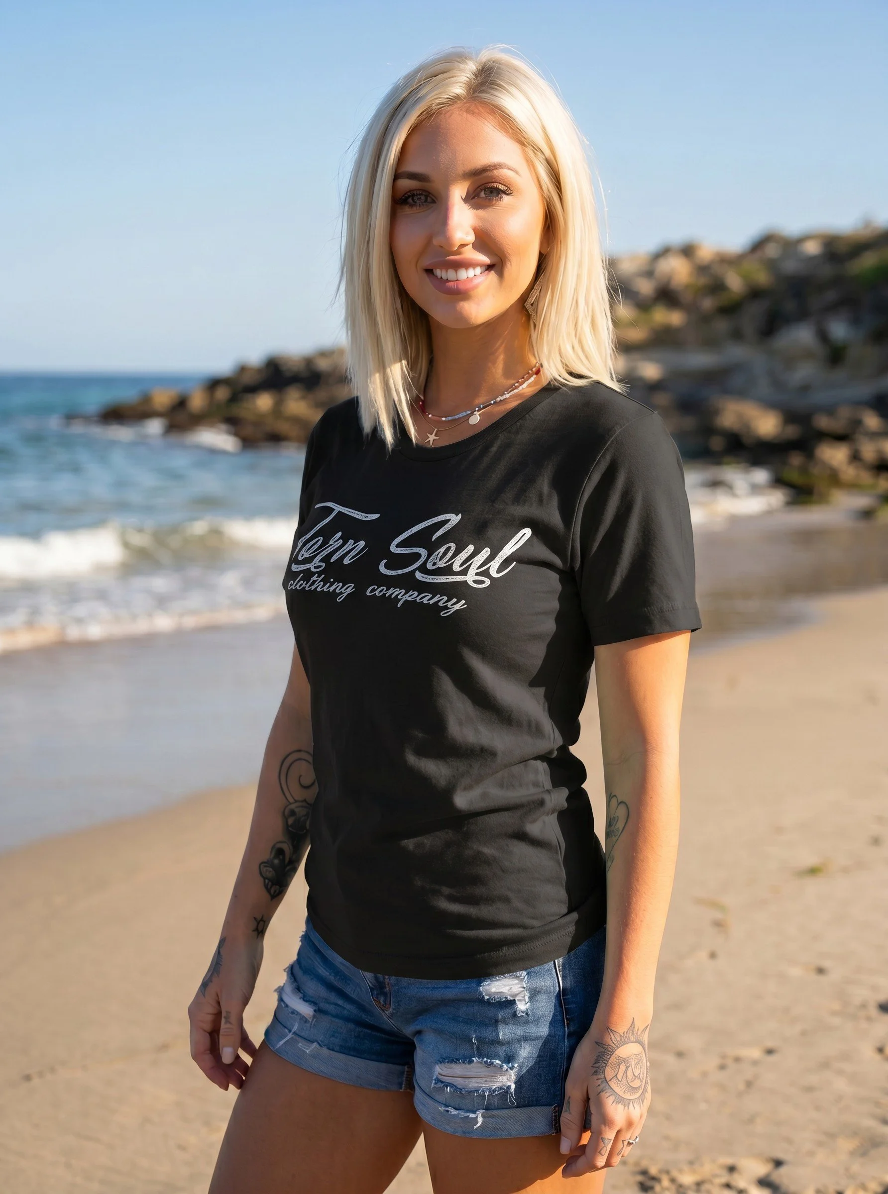 UNIVERSAL LADIES TEE