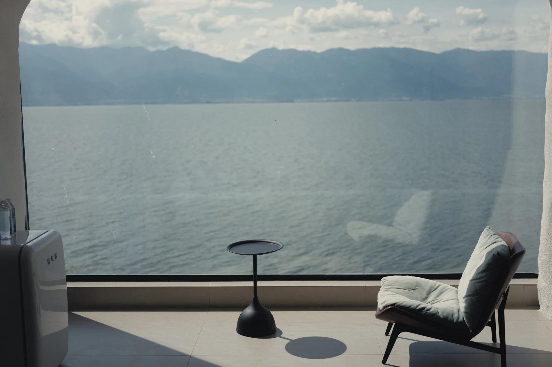 Qinglan Cave Style Hotel overlooking Erhai Lake in Dali photographed with a Leica Q3 43