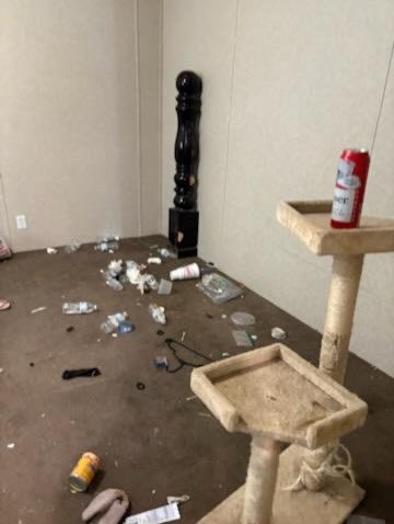 Eviction clean-outs can be a headache, but we make them disappear. 🧹✨ From "how do we even start?" to "ready for the next tenant" in record time.

Swipe to see the full transformation! ➡️ looking good as new! 

Got a property tha