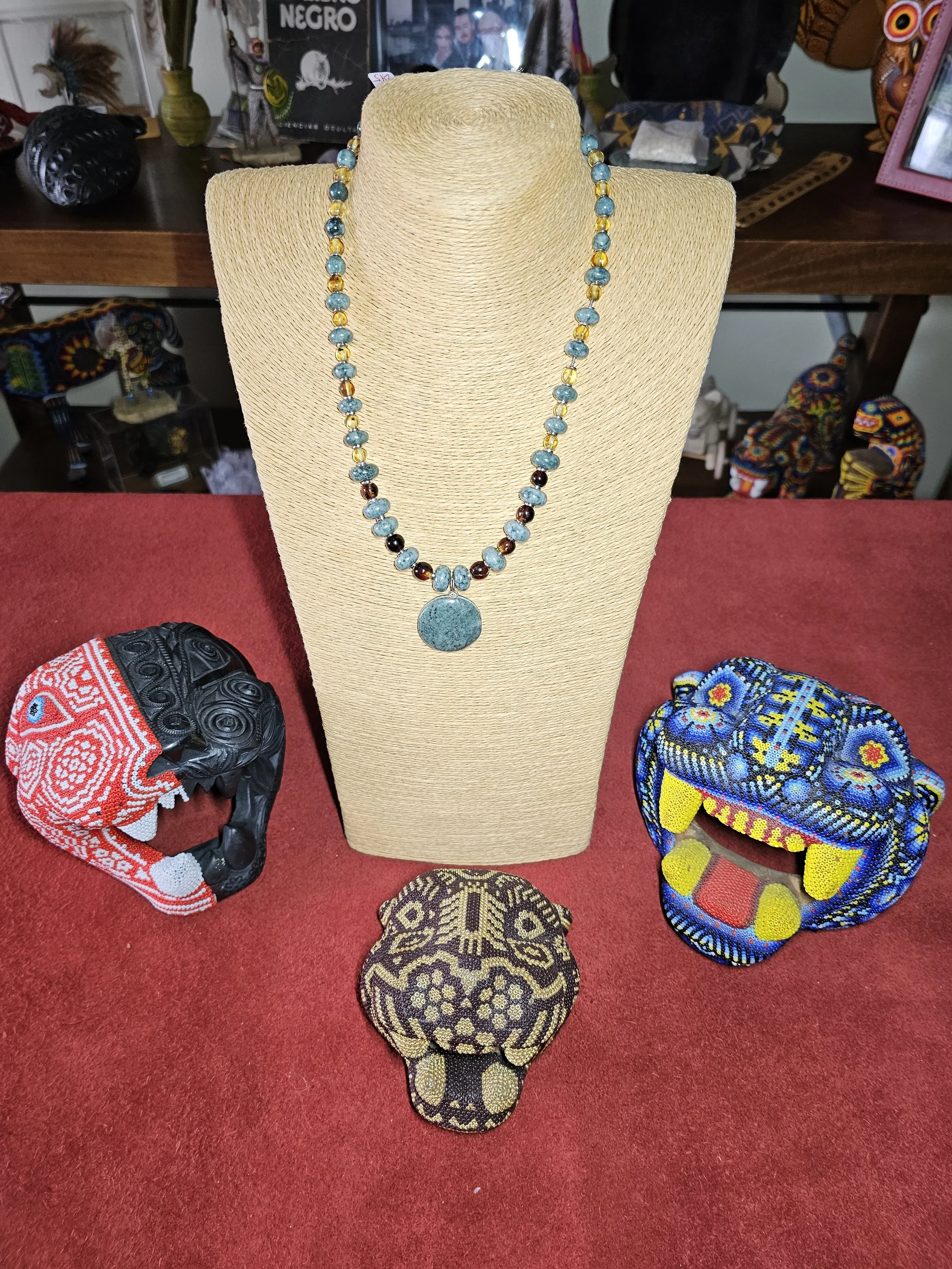 pure-imperial-jade-round-bead-pectoral-fan-necklace-front_qlt3fx.jpg