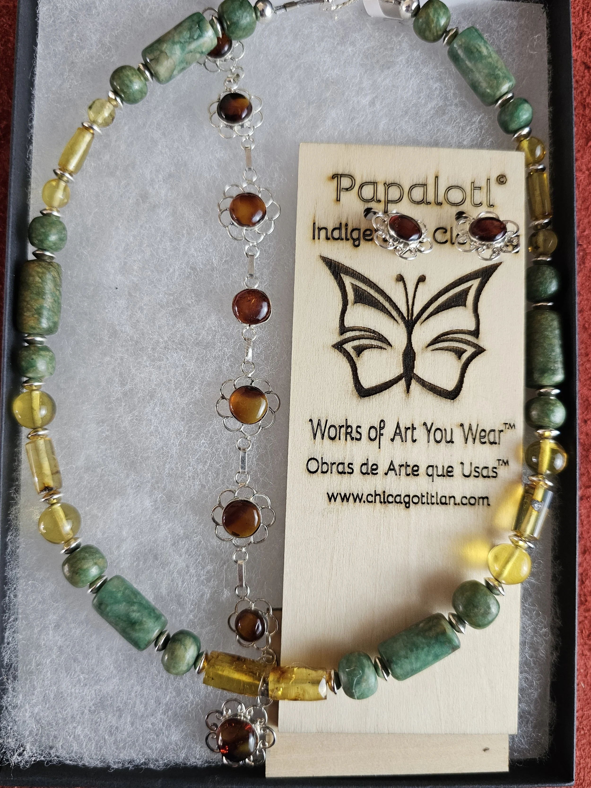 guatemalita-jade-chiapas-amber-necklace-silver-flower-bracelet-earrings-set-box_yisagx.jpg