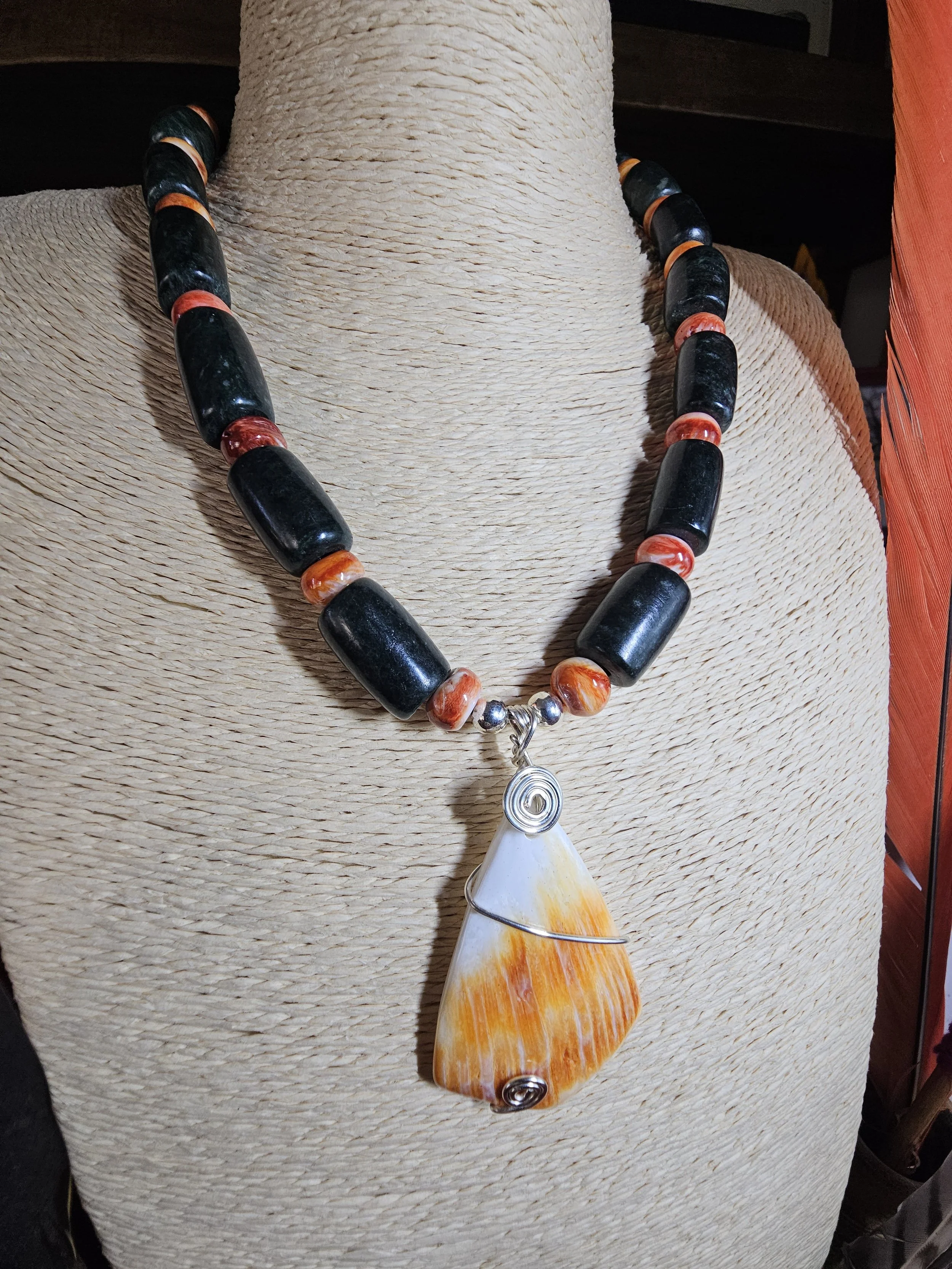 dark-jade-tube-orange-jade-bead-spiny-oyster-shell-trapezoid-pendant-necklace-box_f9ngzi.jpg