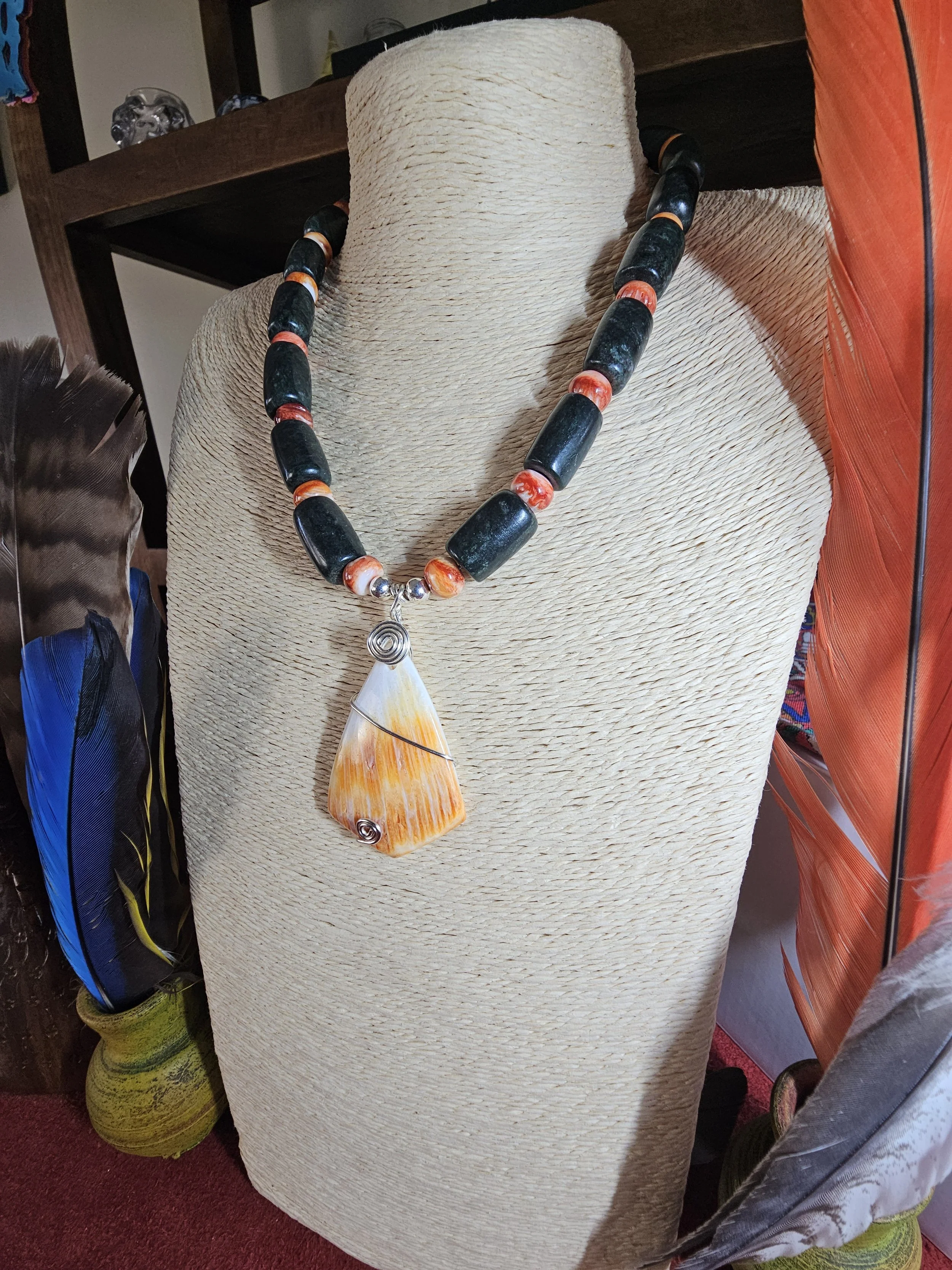 dark-jade-tube-orange-jade-bead-spiny-oyster-shell-trapezoid-pendant-necklace-side_lhbf7c.jpg