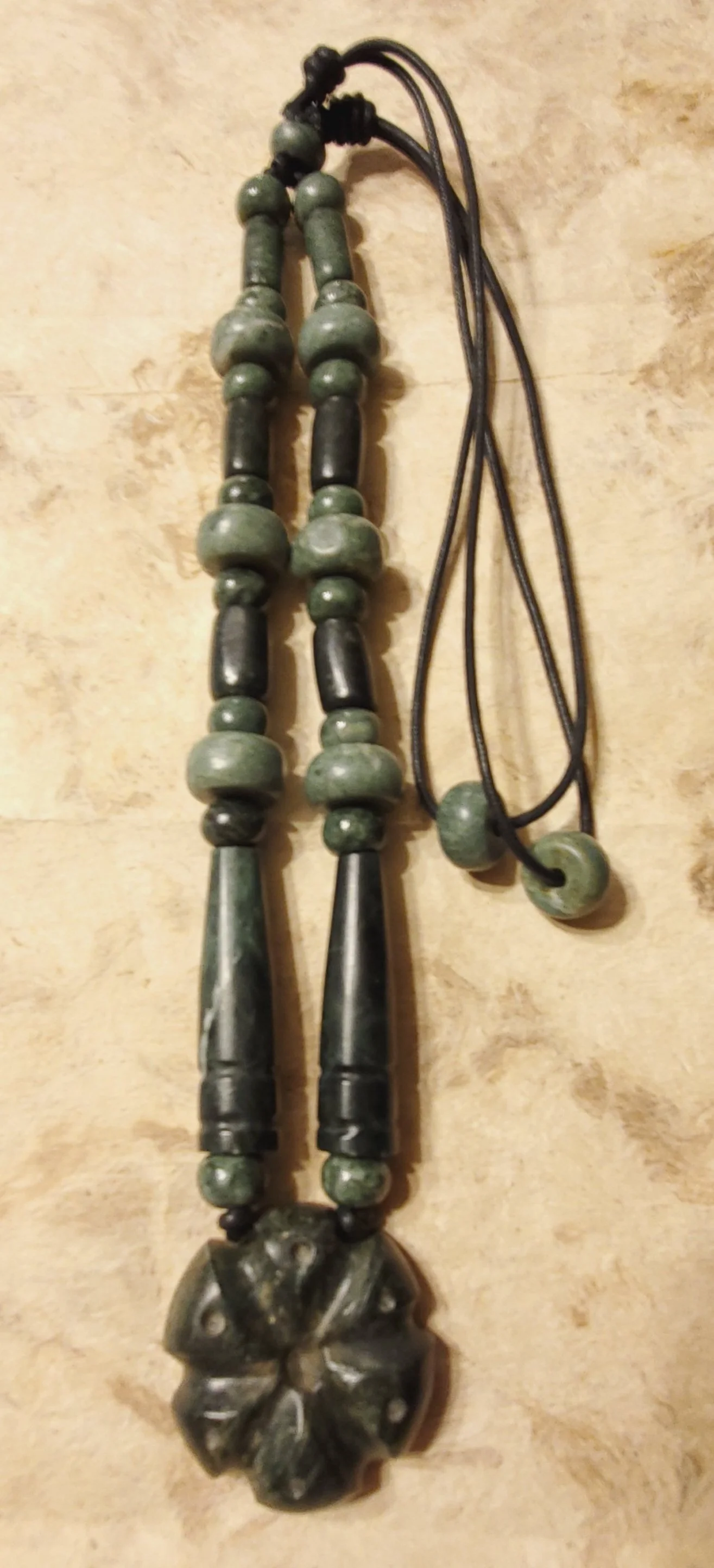 jade serptentina with peyote hikuri pendant.jpg