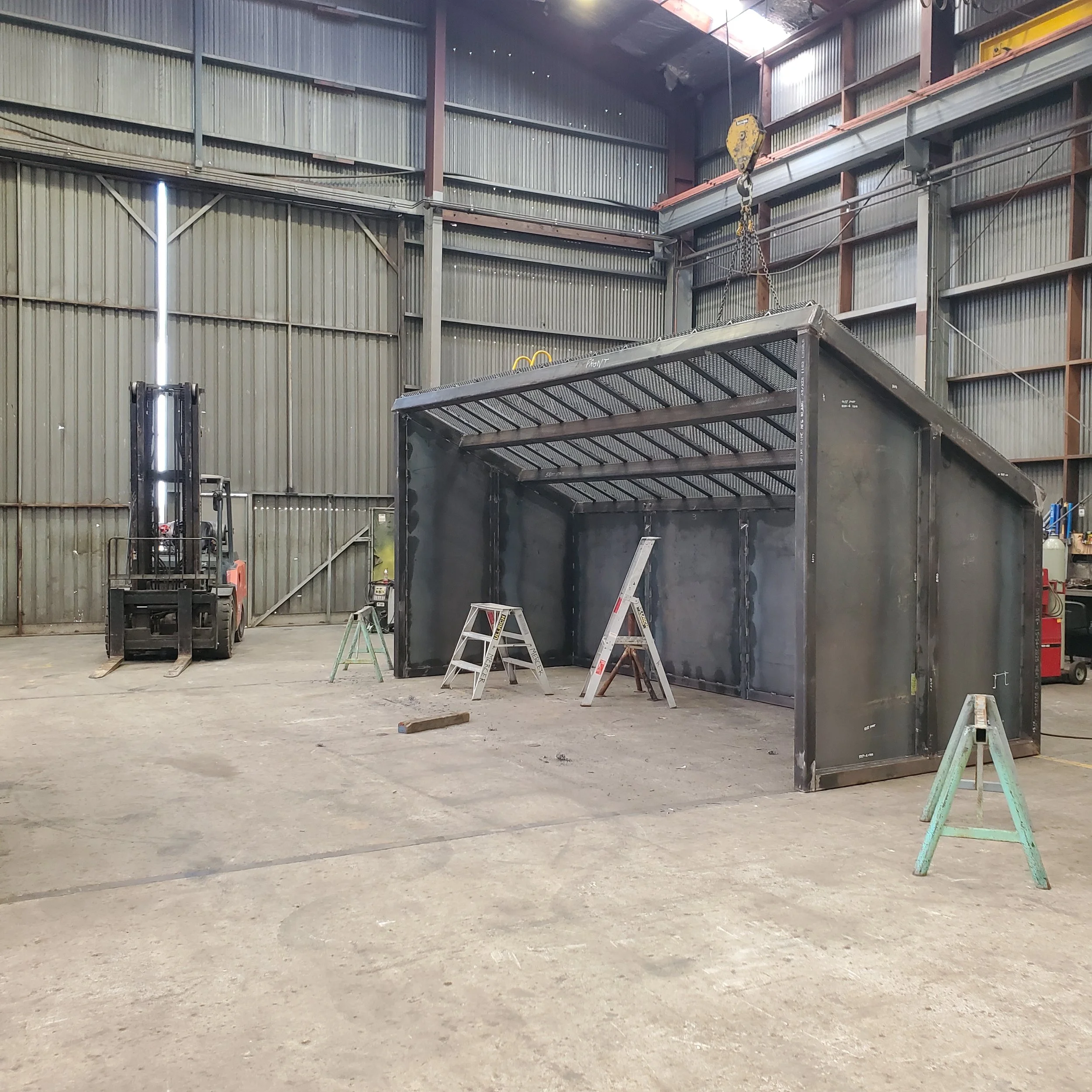 Superior Engineering Group - inclined fertiliser screener.