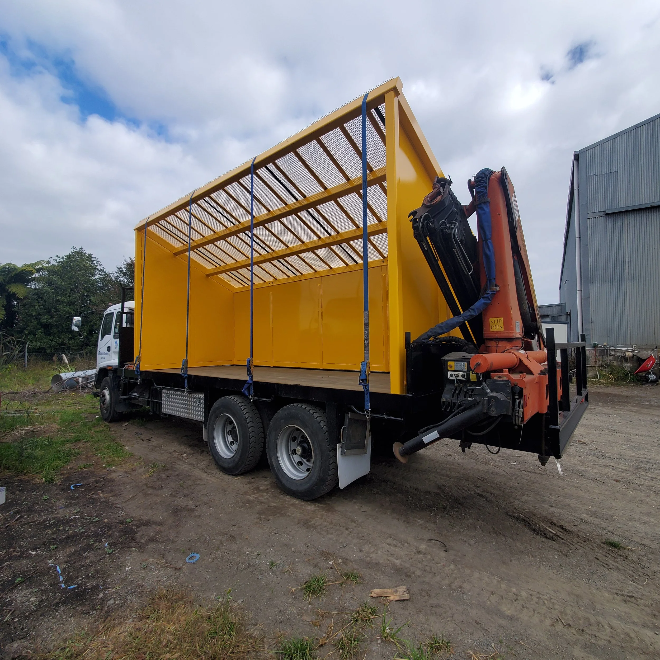 Superior Engineering Group - inclined fertiliser screener.