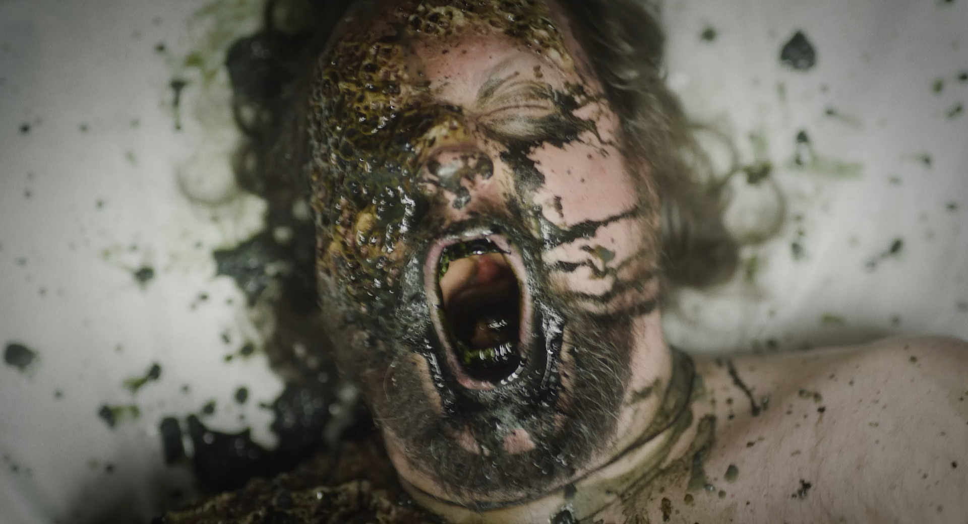 Metamorphose_Trailer 2.00_00_58_03.Still005.png