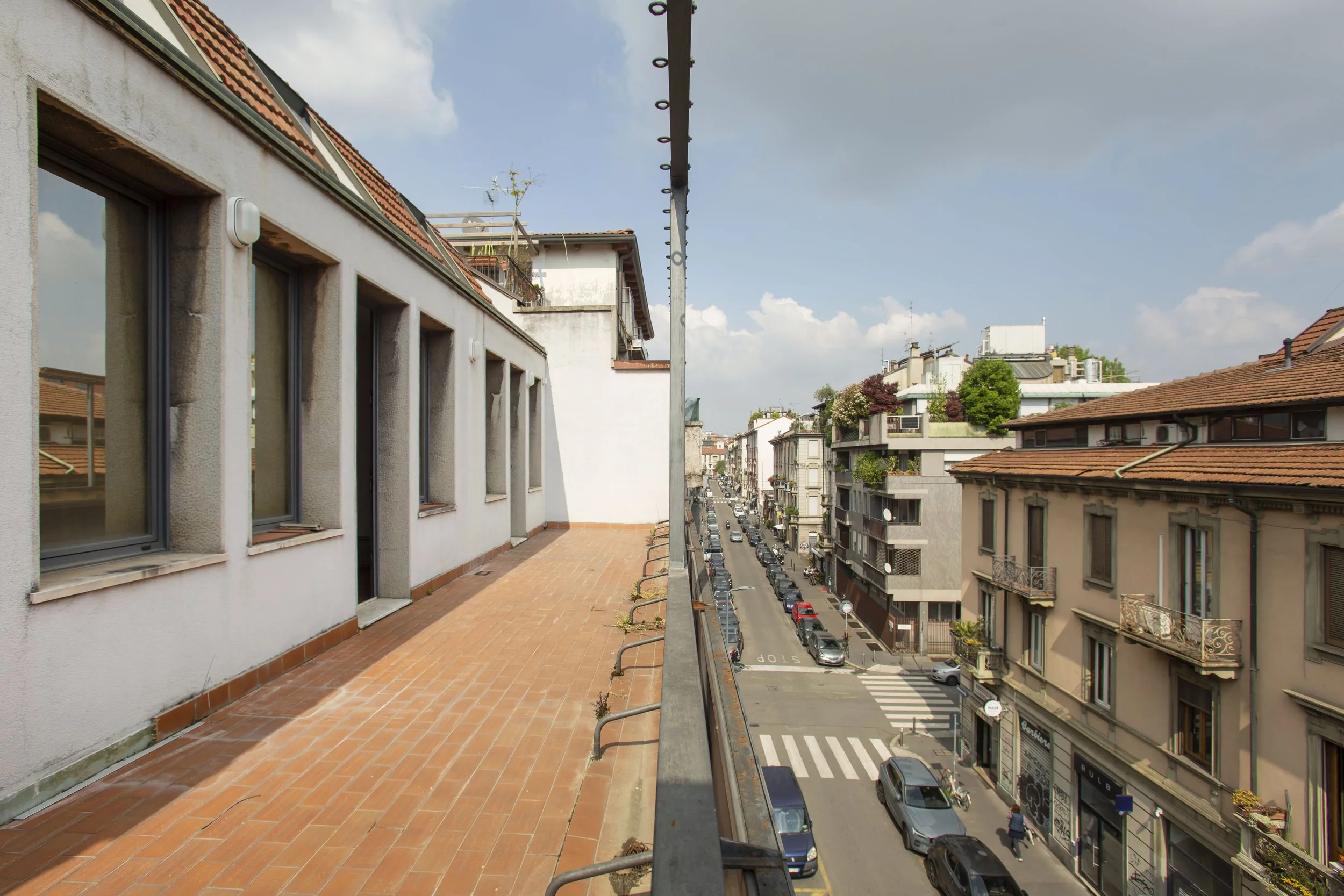 Balcone con affaccio su Via A.Tadino